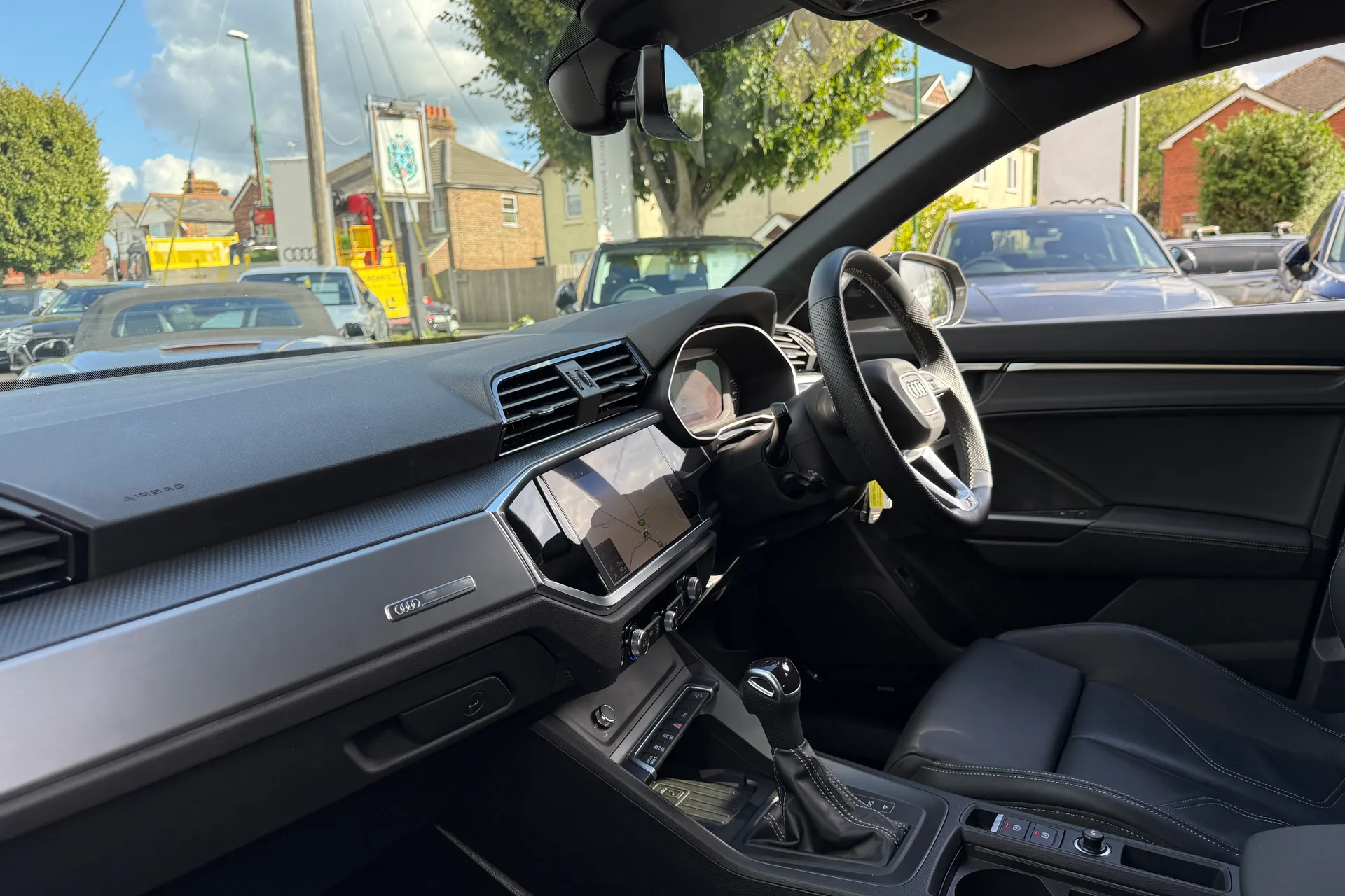 Audi Q3 thumbnail image number 30