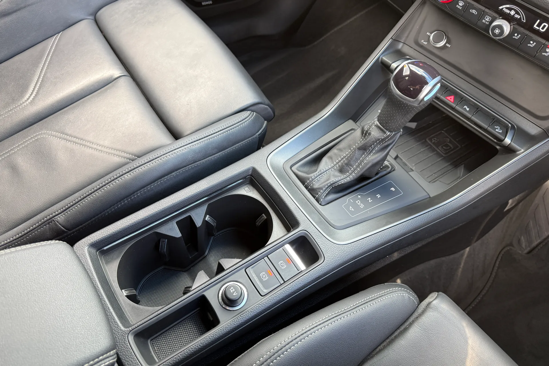 Audi Q3 thumbnail image number 40