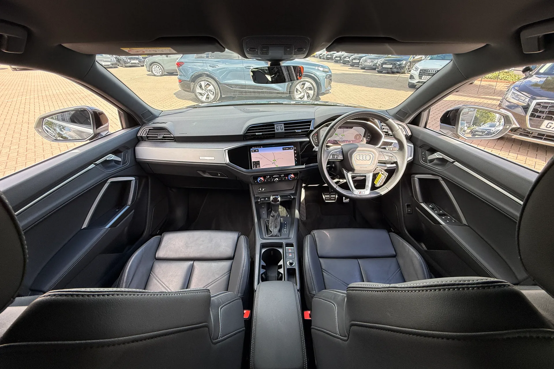Audi Q3 thumbnail image number 3