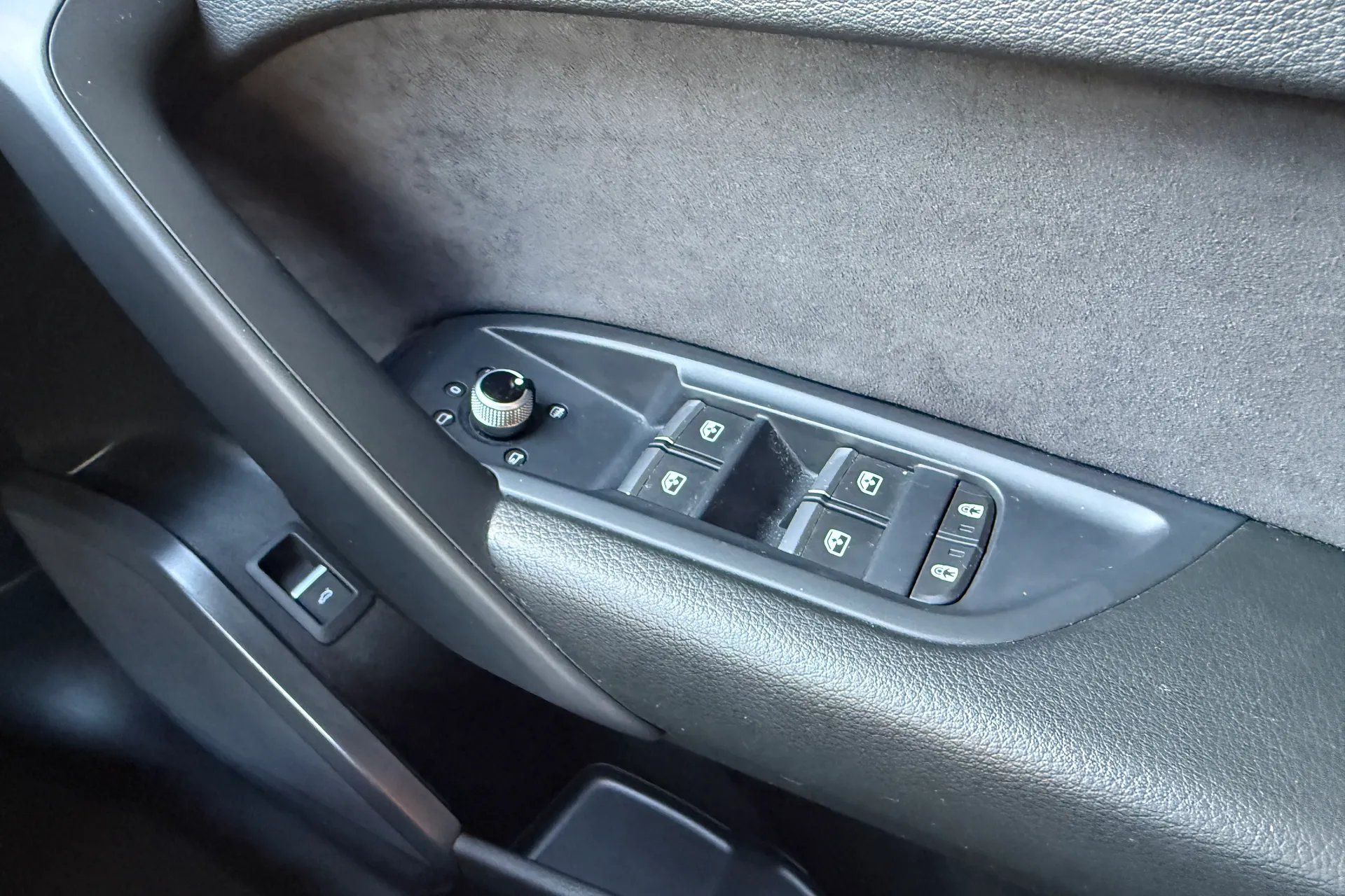 Audi Q5 thumbnail image number 30