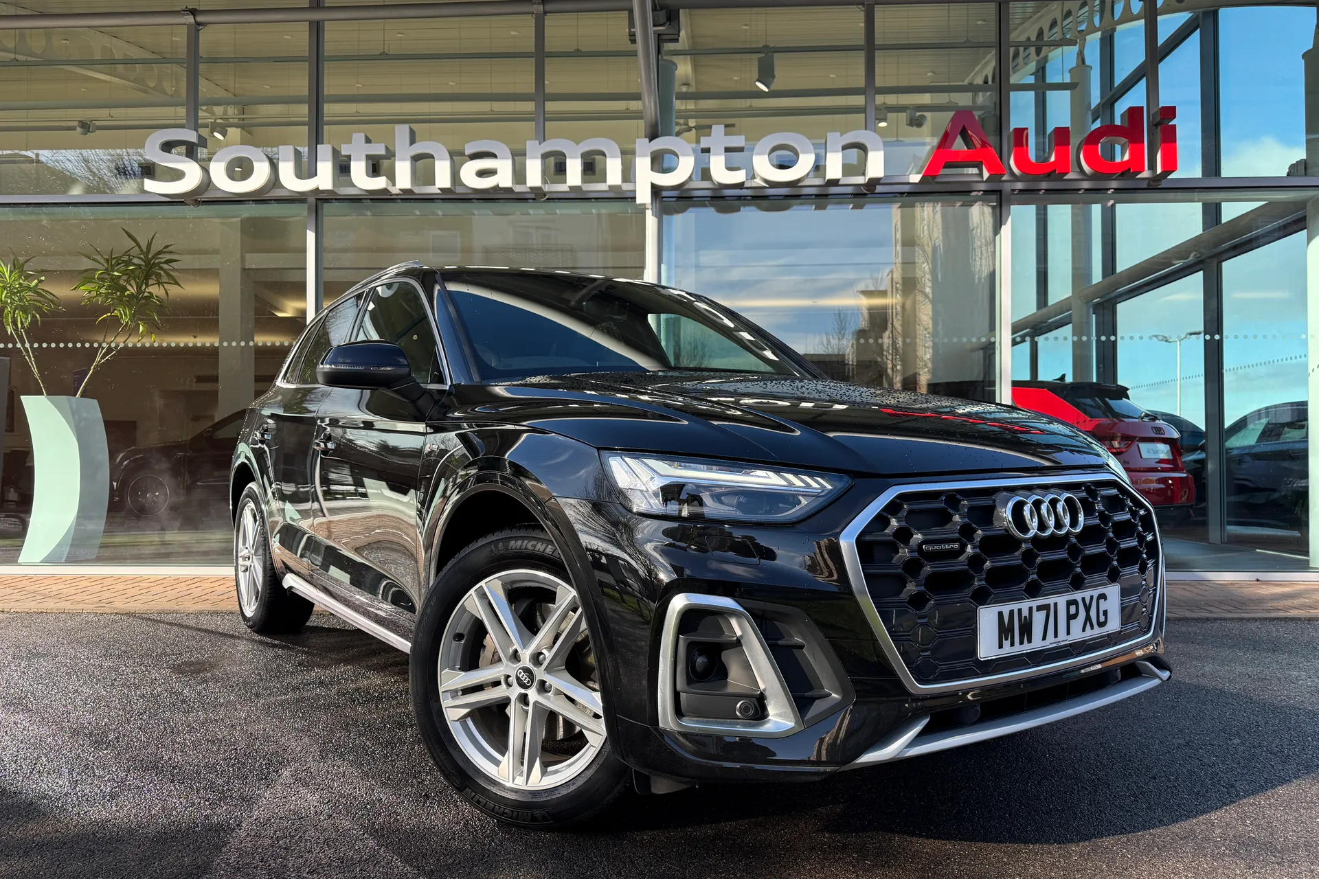 Audi Q5 focused image