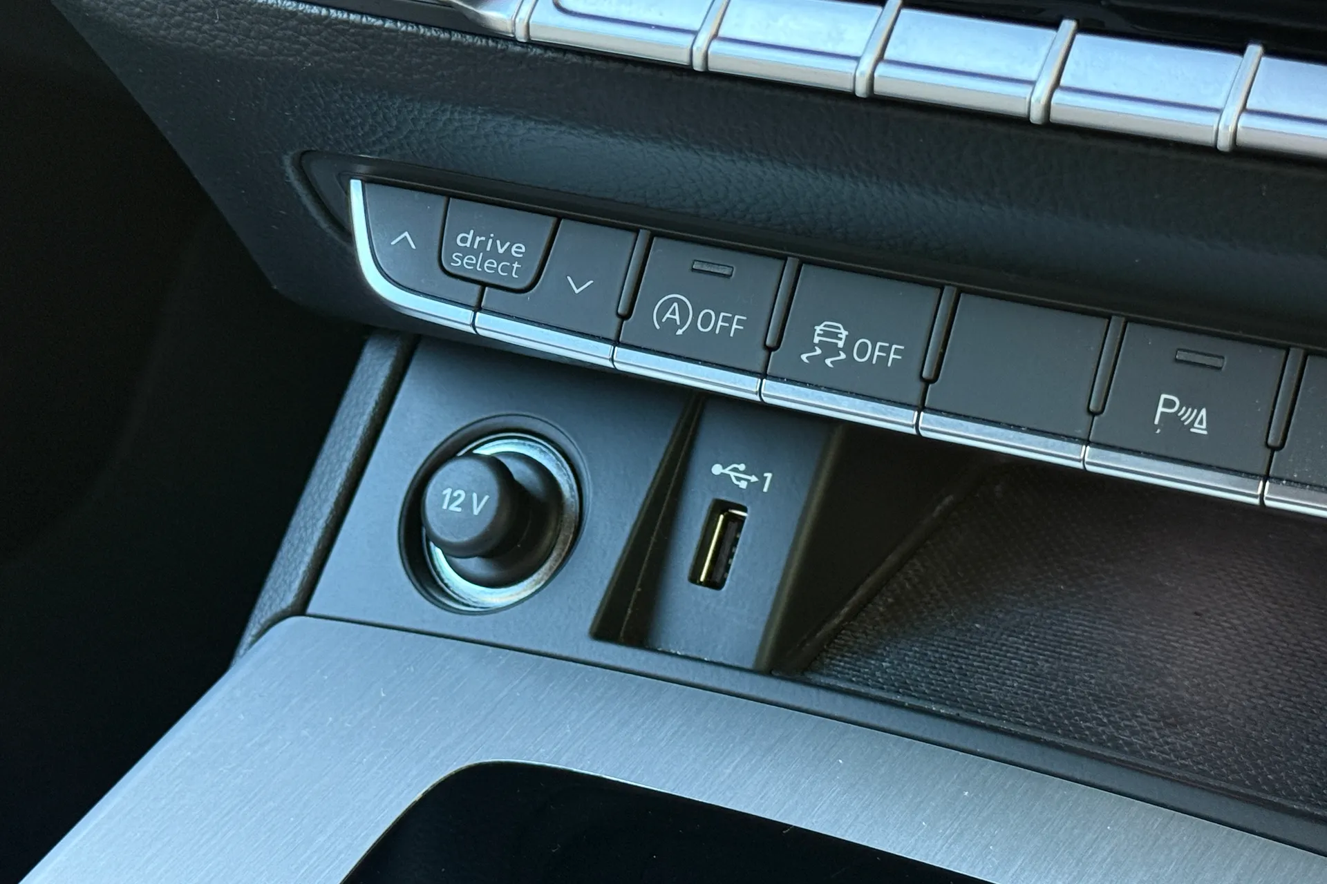 Audi Q5 thumbnail image number 22