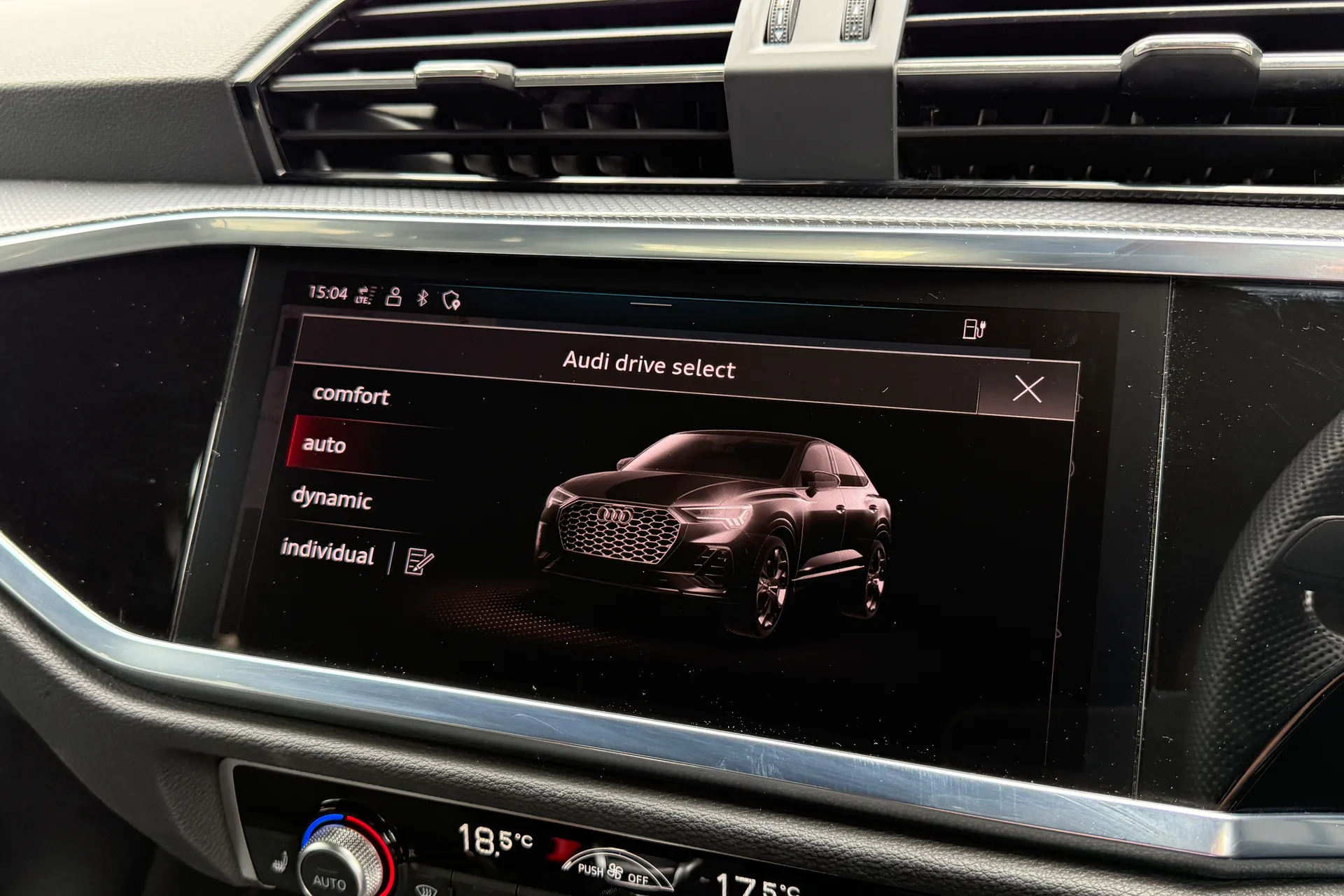 Audi Q3 thumbnail image number 39