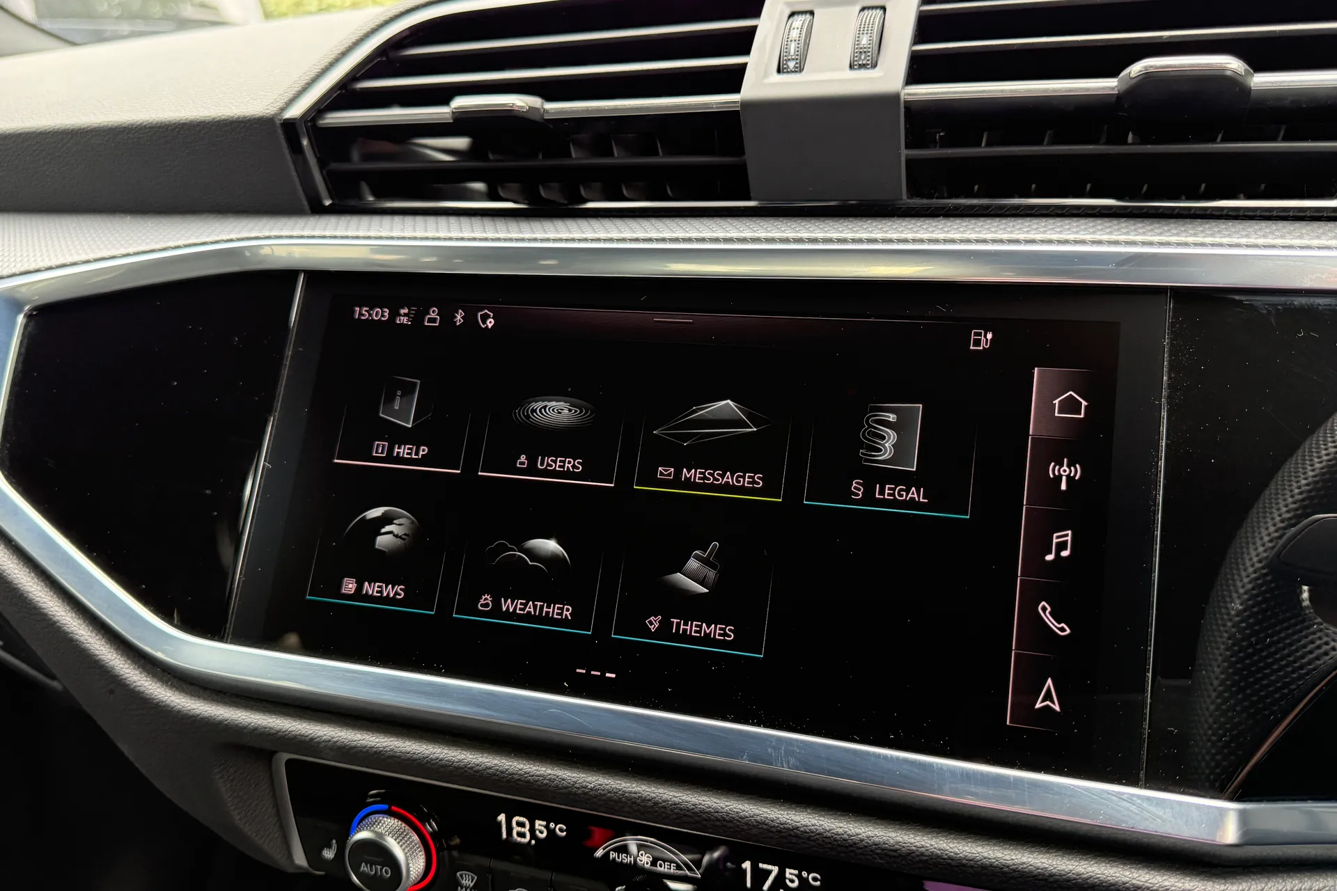 Audi Q3 thumbnail image number 26