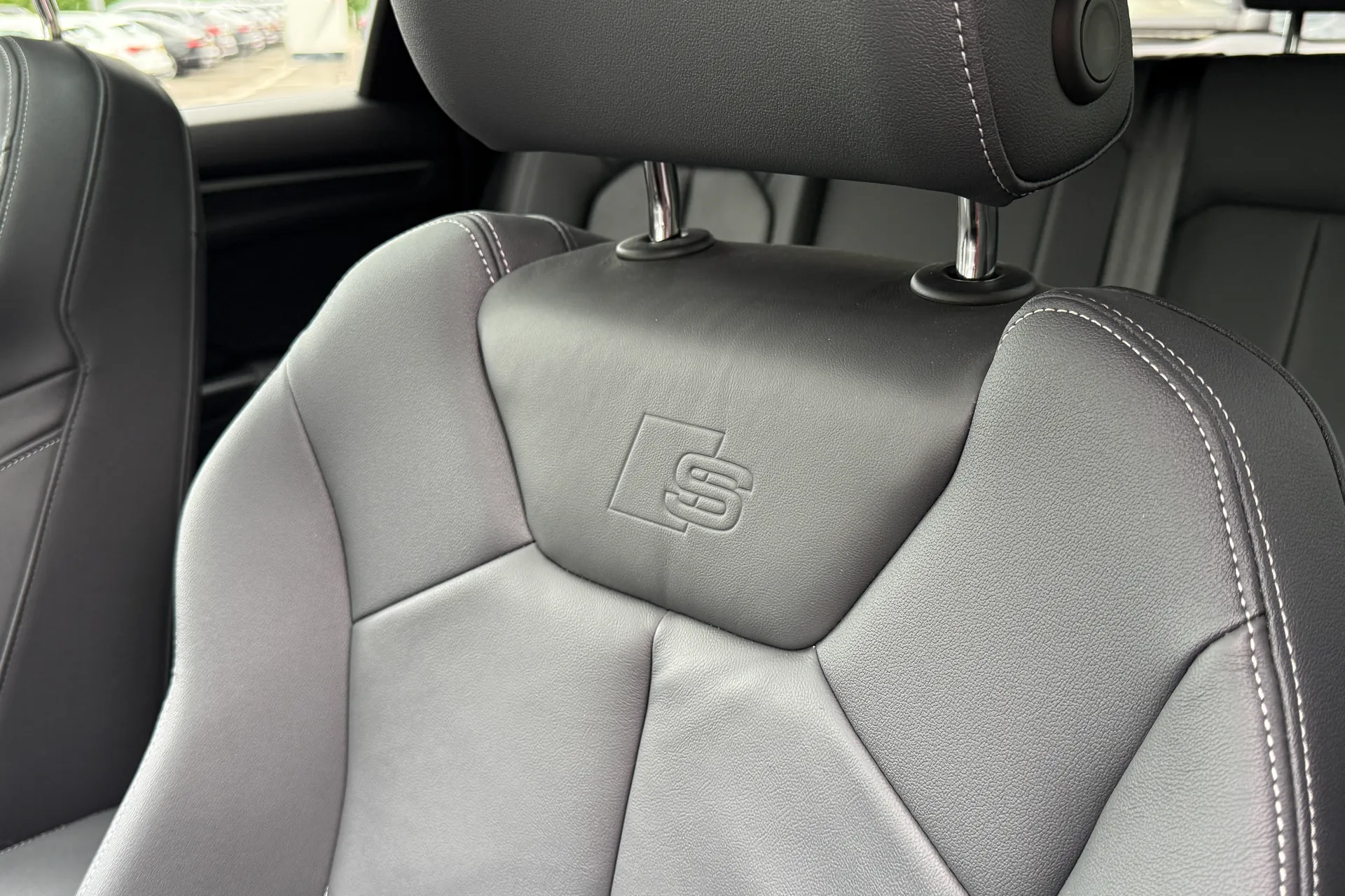 Audi Q3 thumbnail image number 48