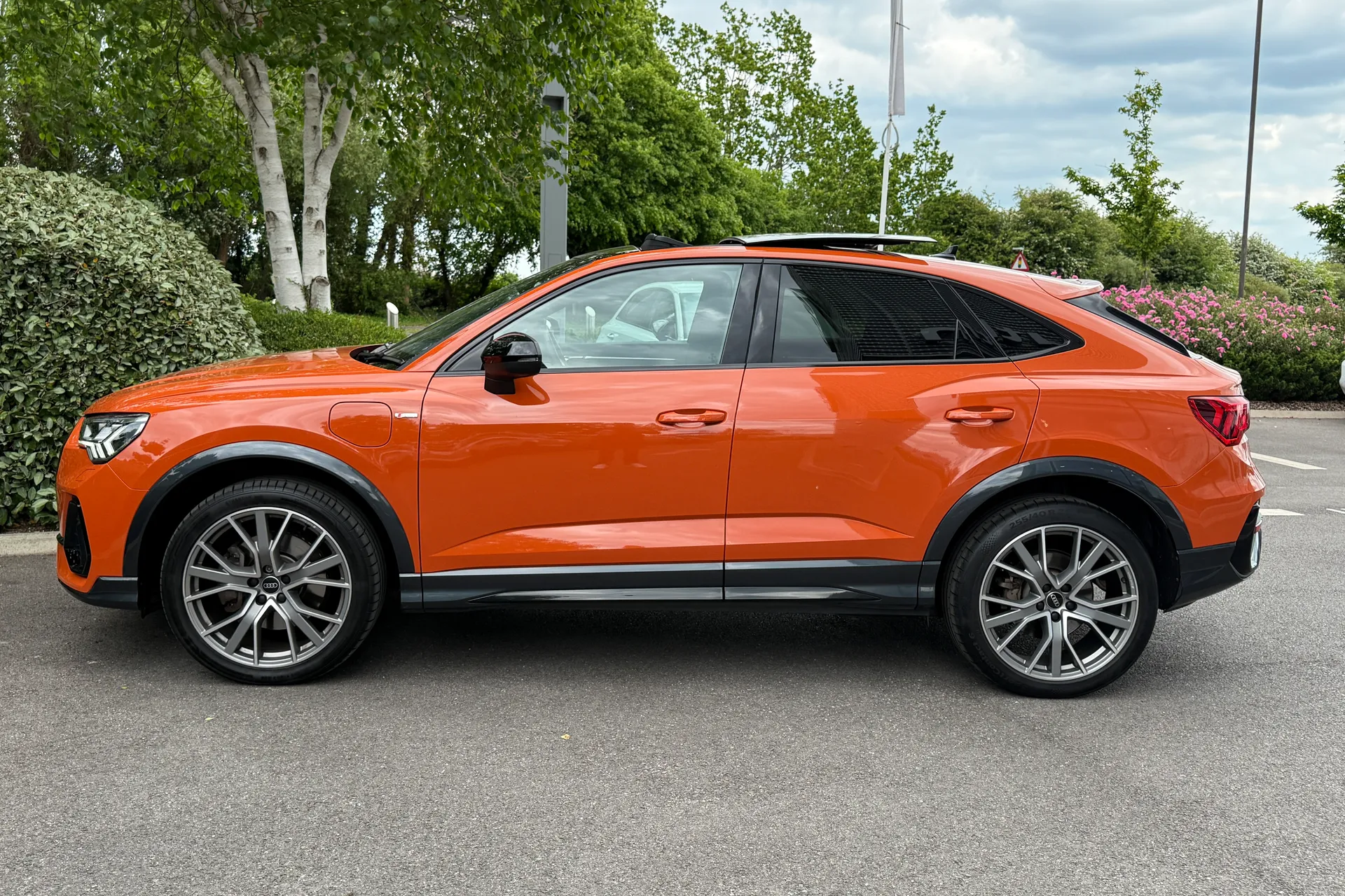 Audi Q3 thumbnail image number 35