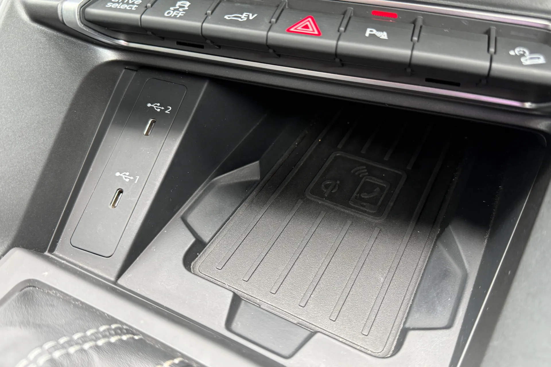Audi Q3 thumbnail image number 34