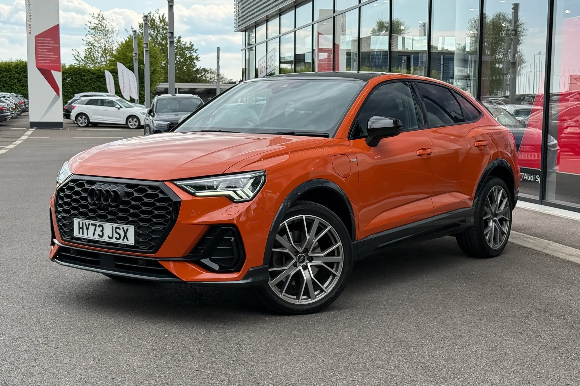 Audi Q3 thumbnail image number 9