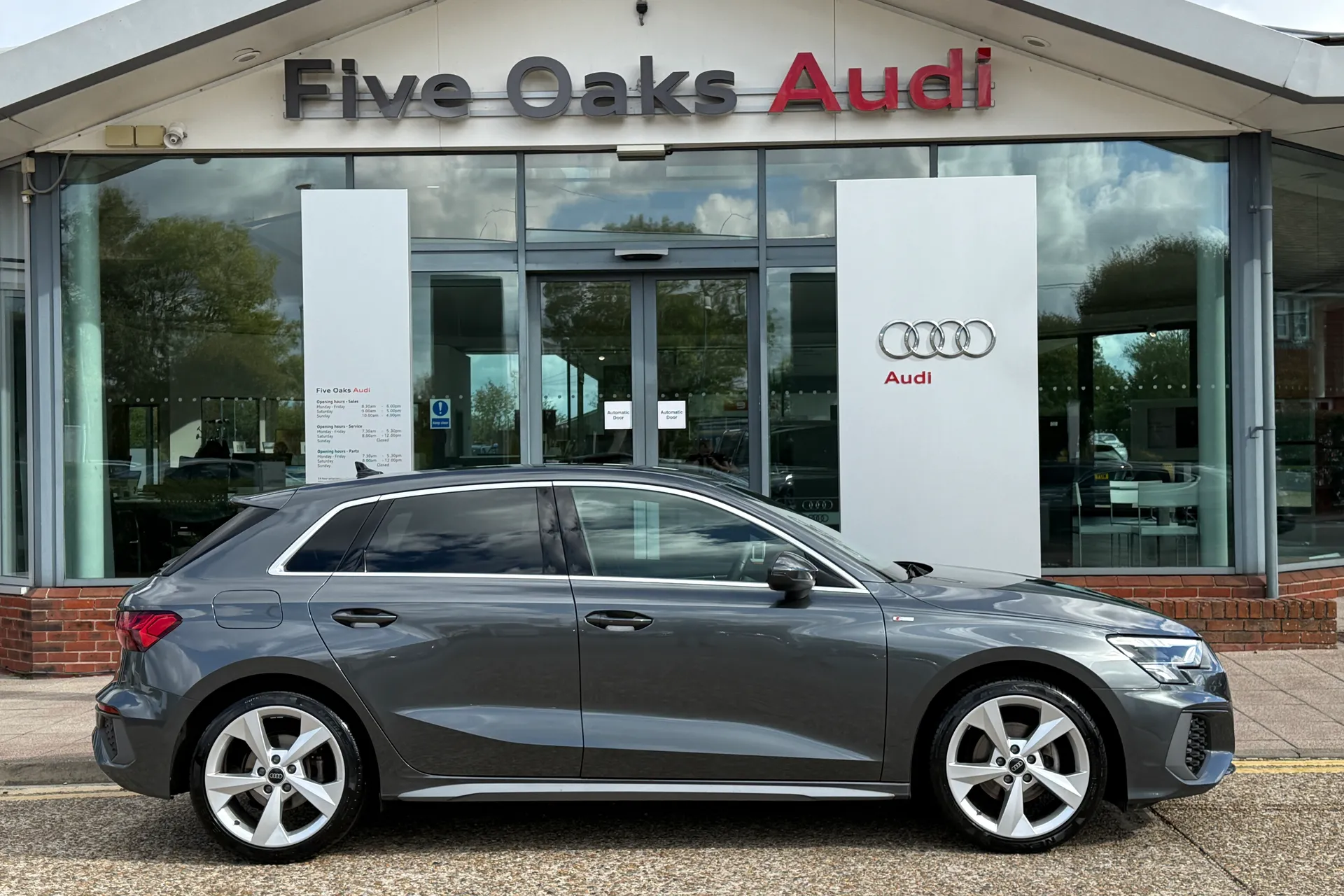 Audi A3 thumbnail image number 2