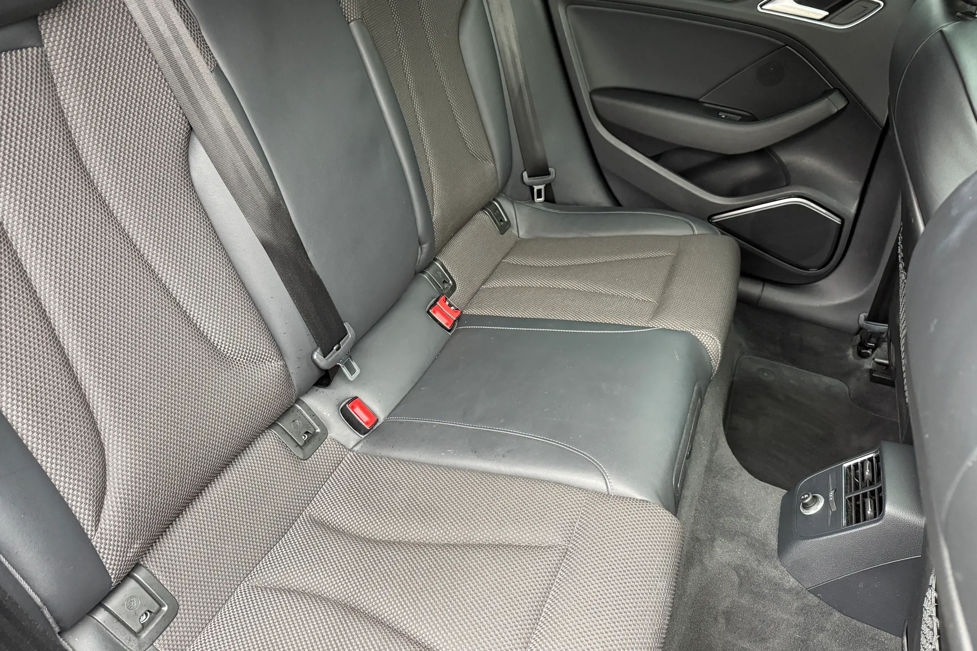 Audi A3 thumbnail image number 26