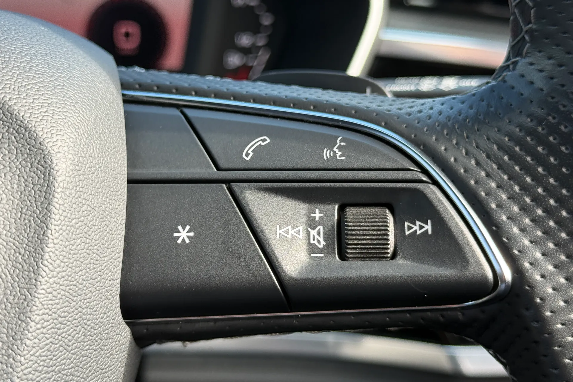 Audi Q3 thumbnail image number 27