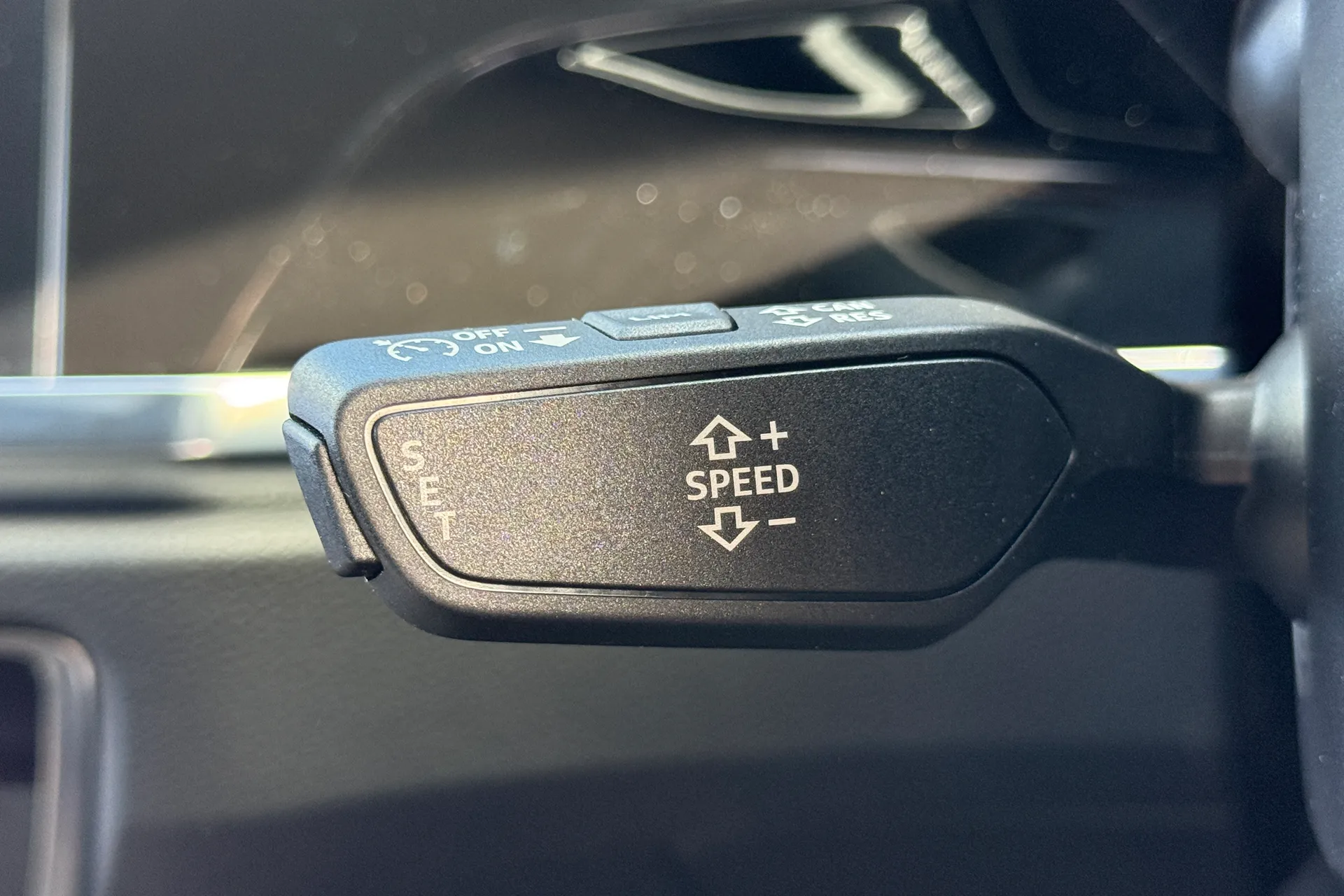 Audi Q3 thumbnail image number 22