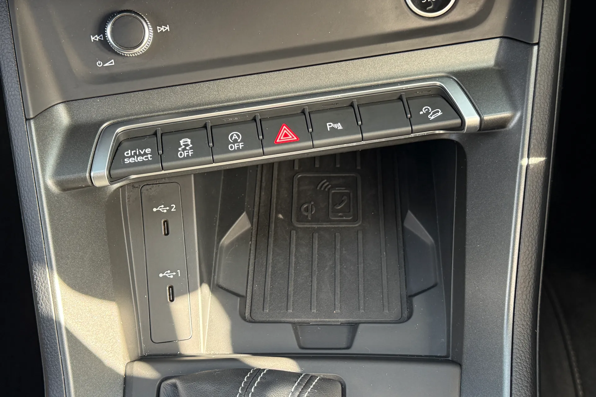 Audi Q3 thumbnail image number 19