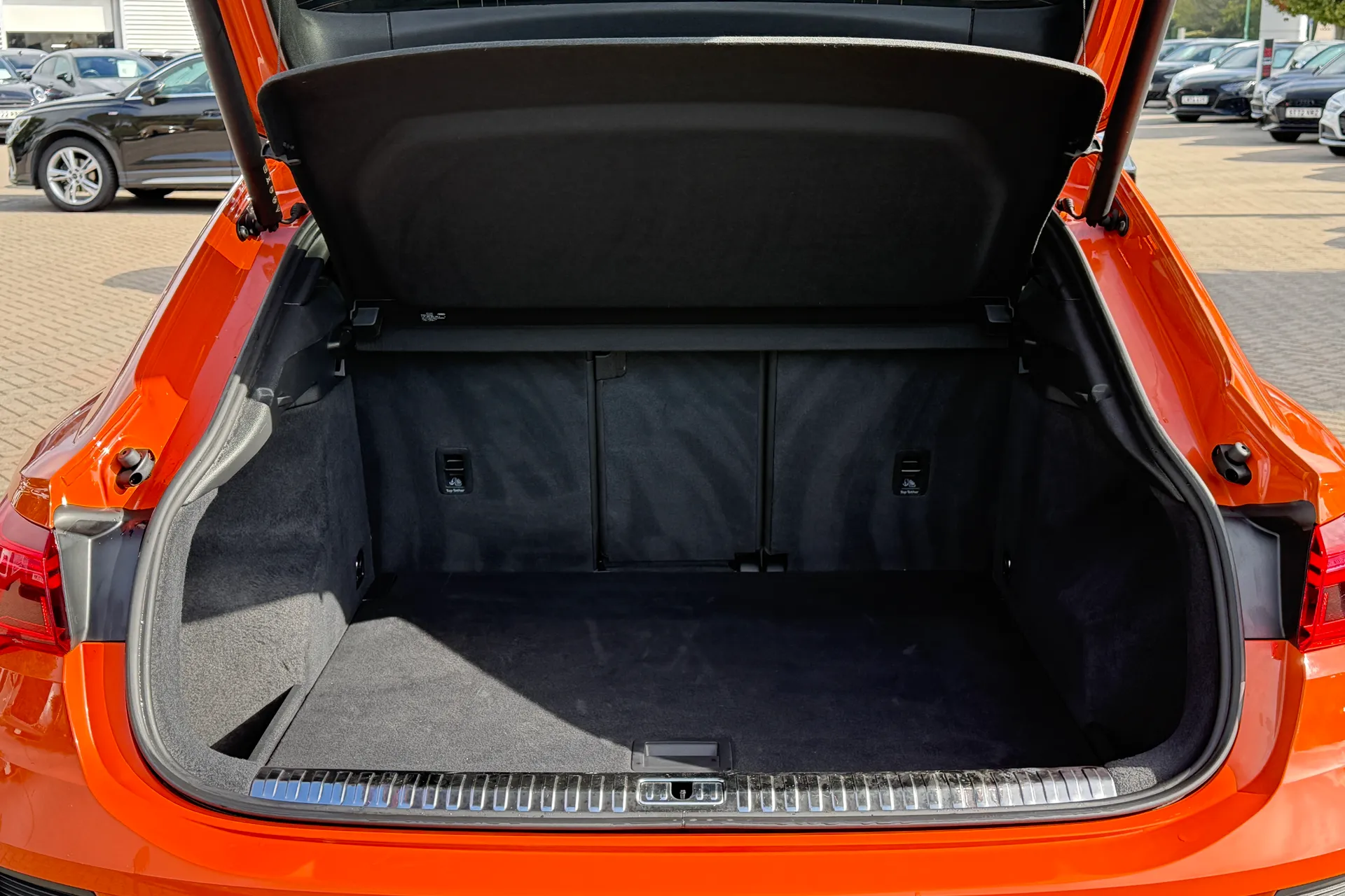 Audi Q3 thumbnail image number 43