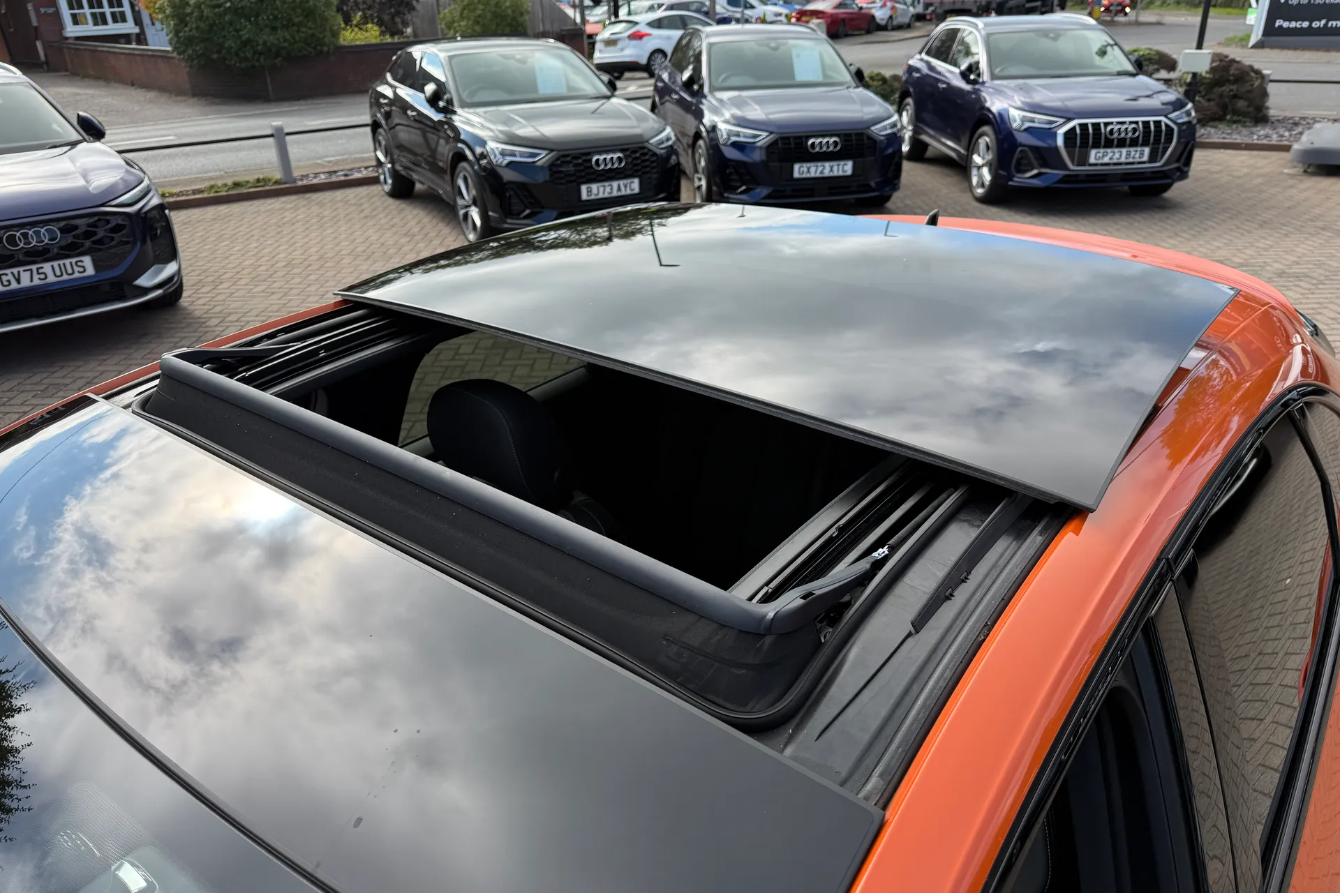 Audi Q3 thumbnail image number 8