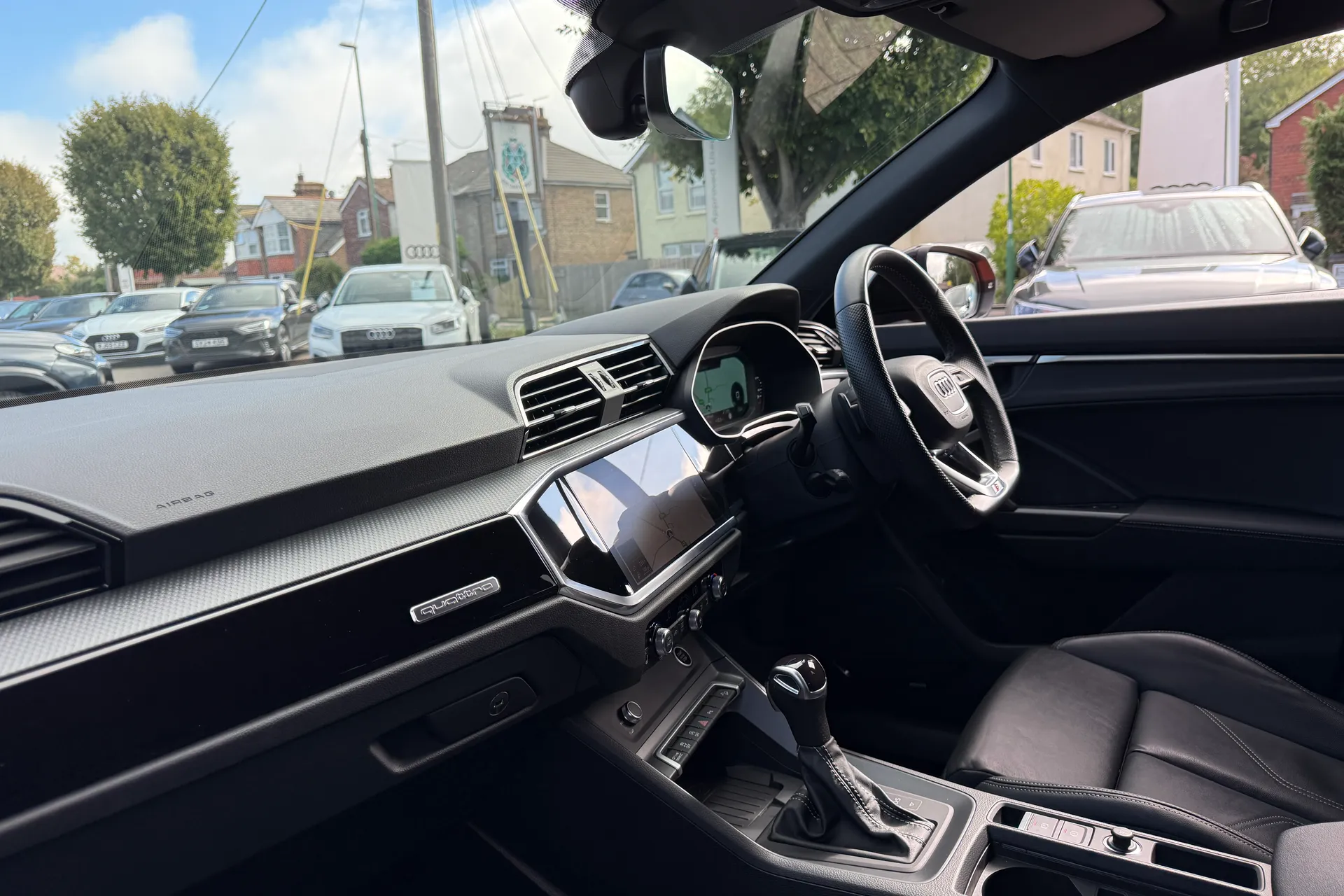 Audi Q3 thumbnail image number 34