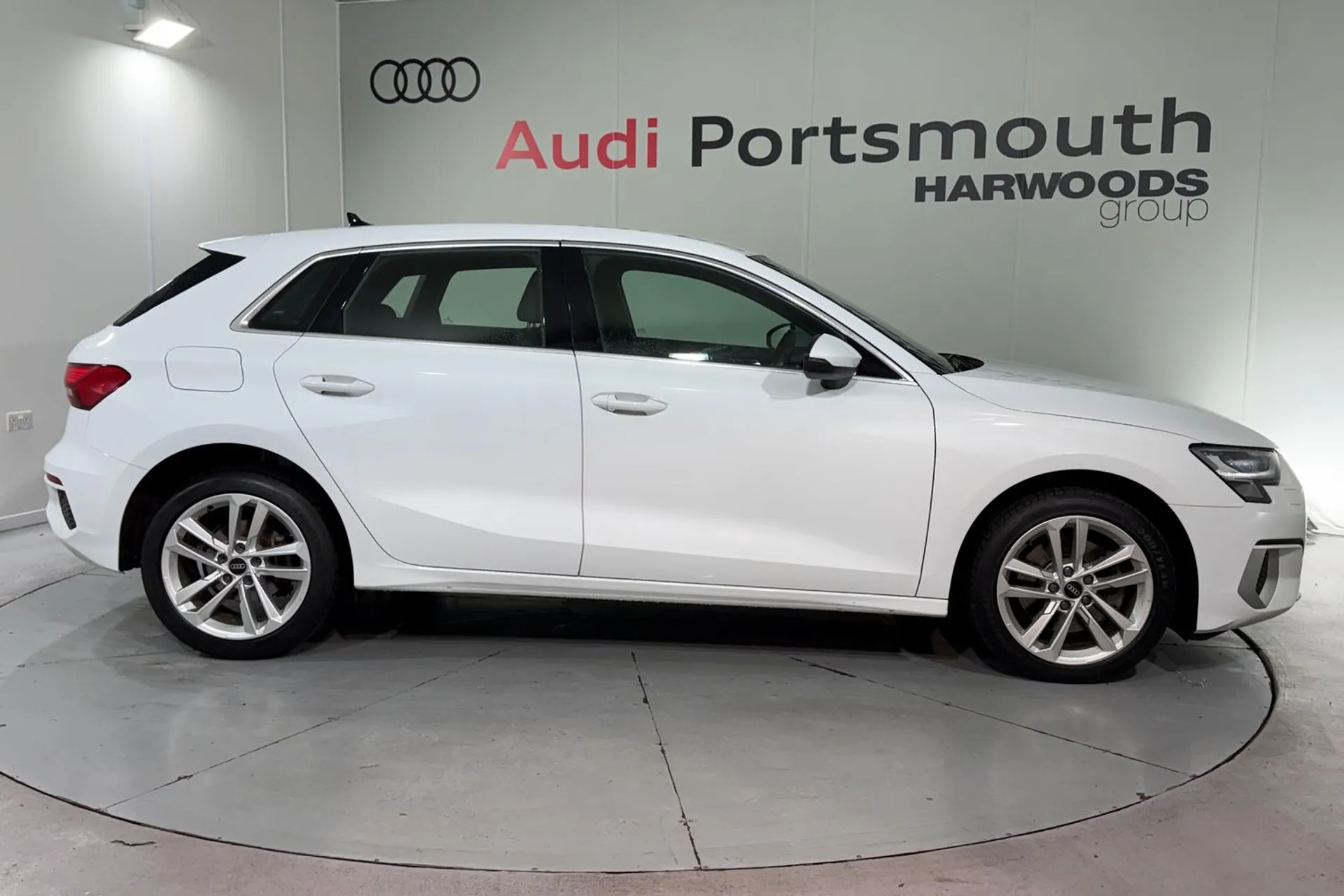 Audi A3 thumbnail image number 2