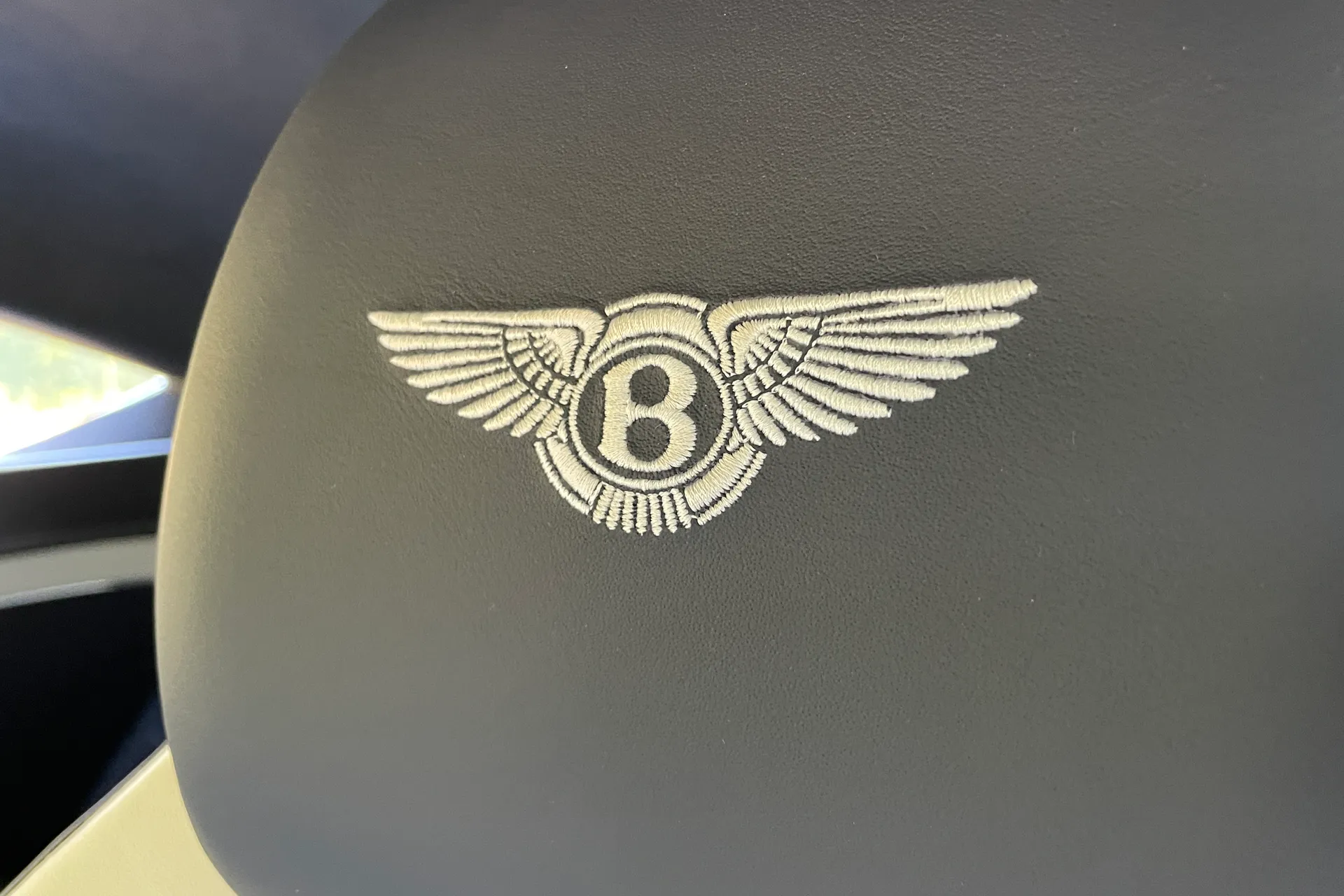 Bentley CONTINENTAL GT thumbnail image number 28