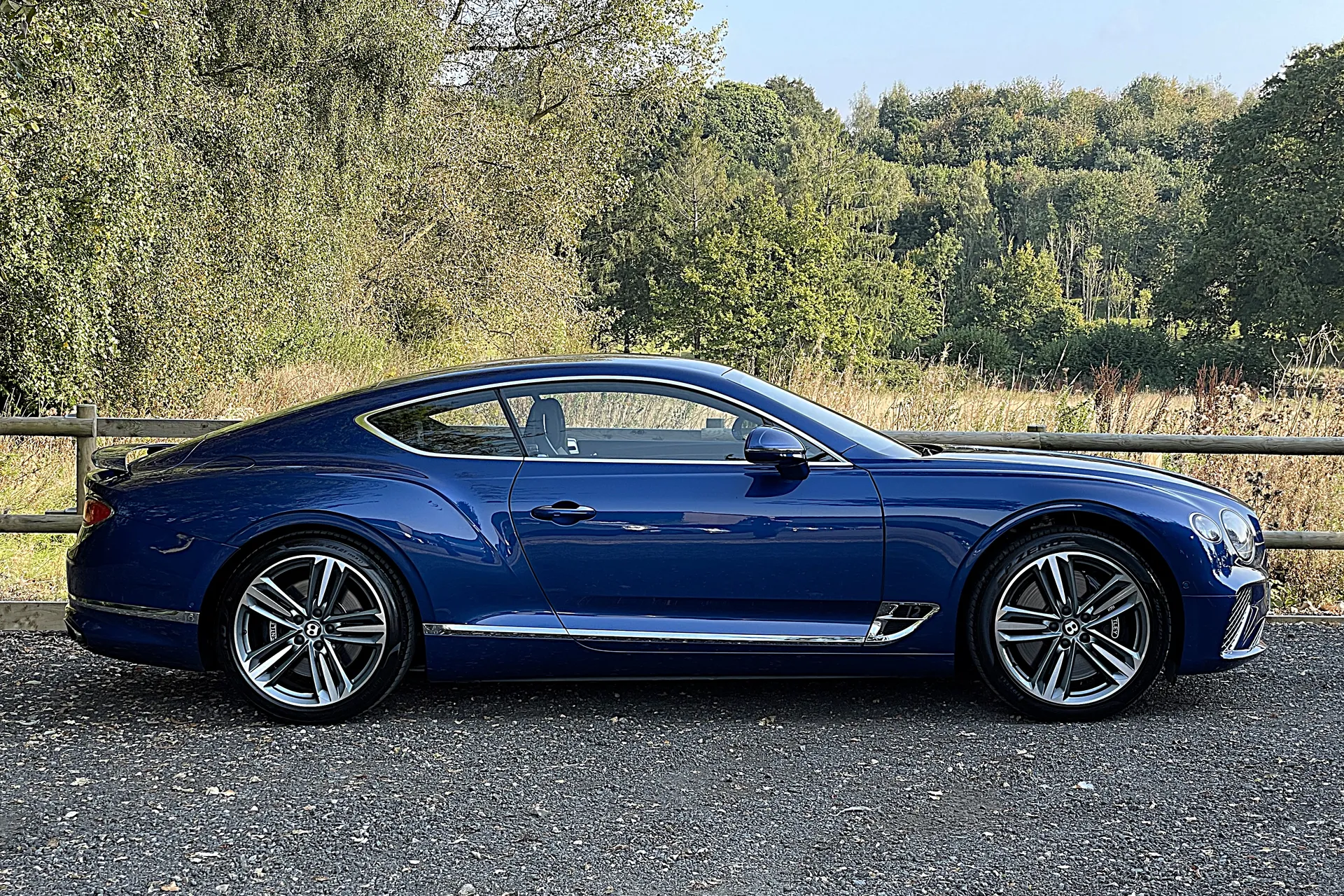 Bentley CONTINENTAL GT thumbnail image number 2