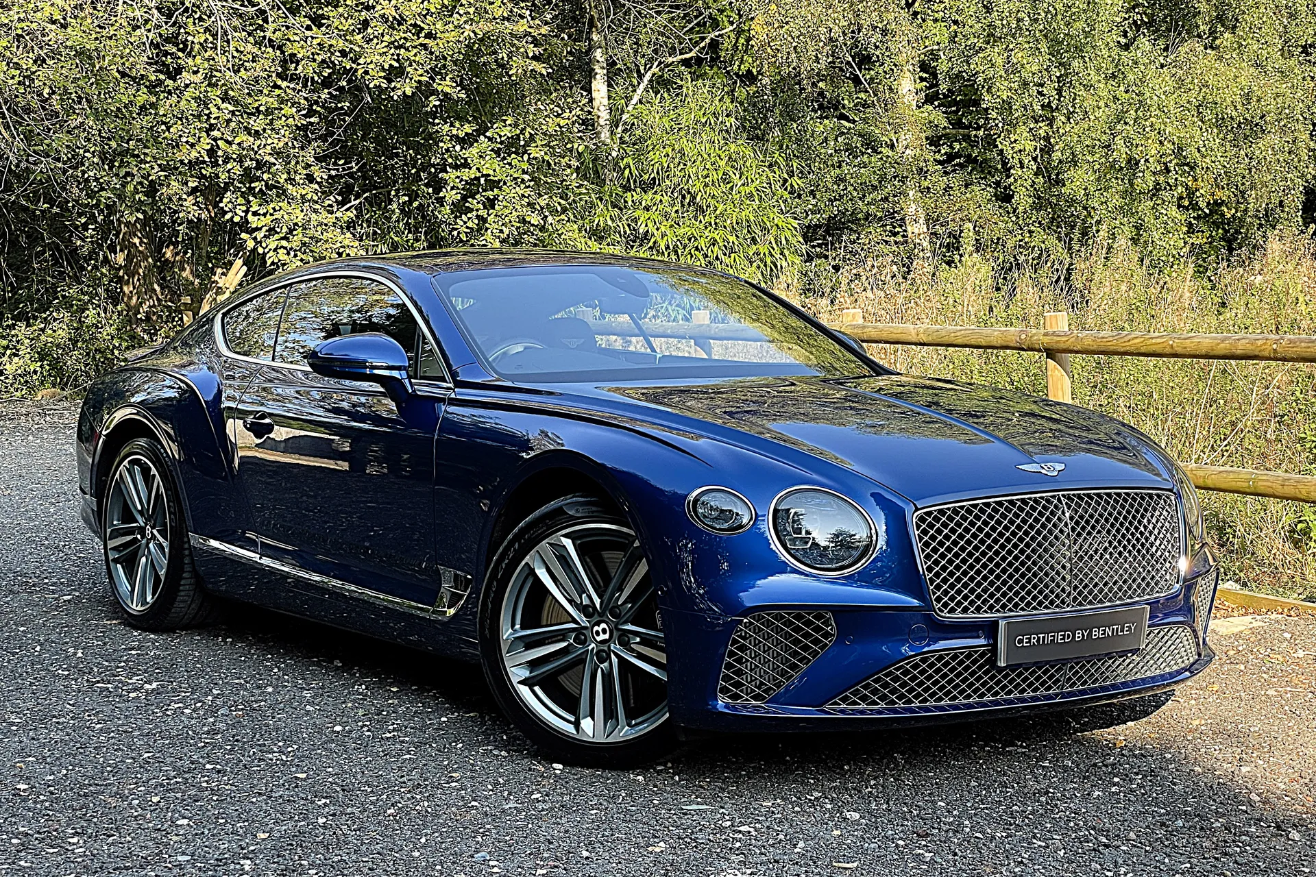 Bentley CONTINENTAL GT focused image