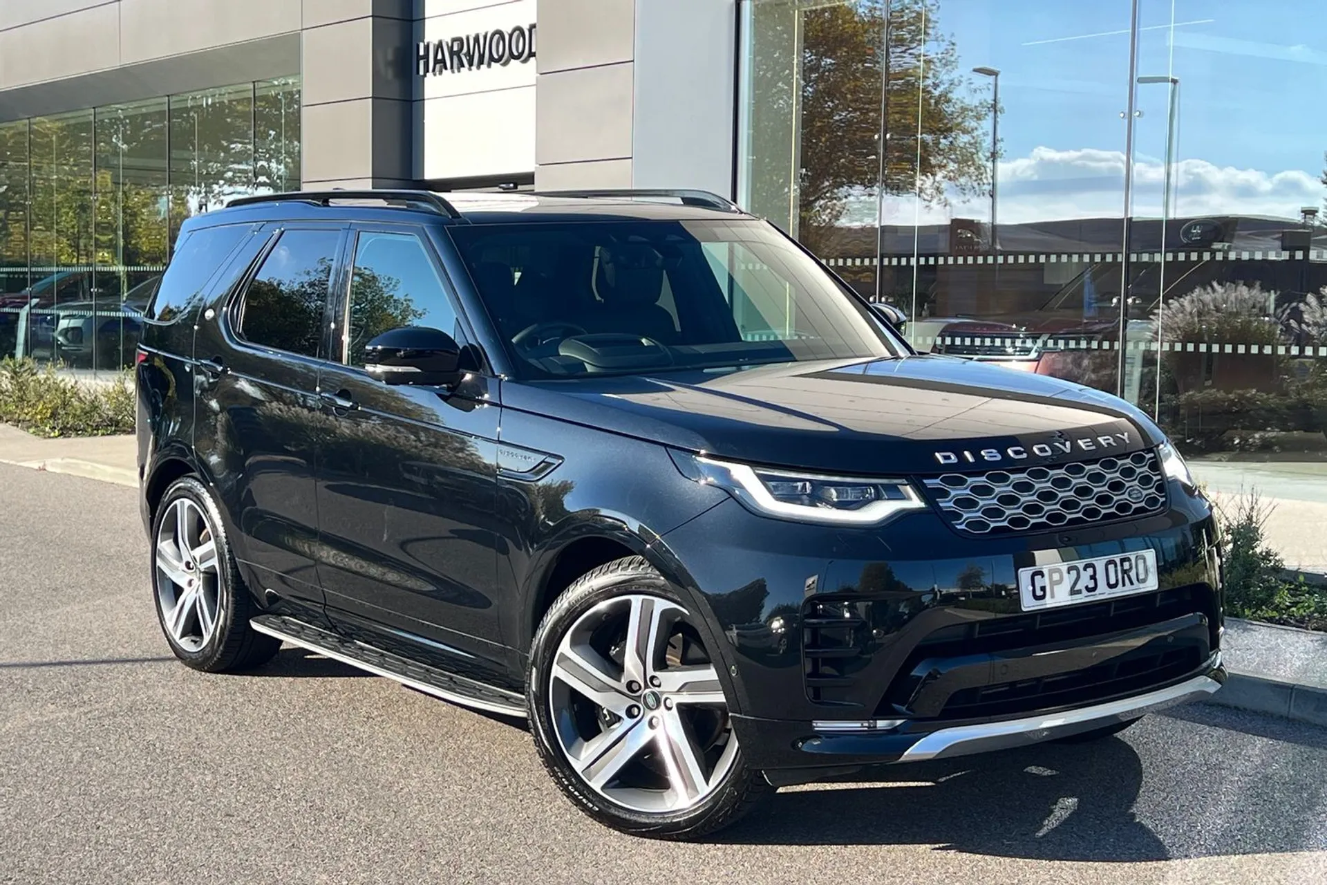 LAND ROVER DISCOVERY focused image