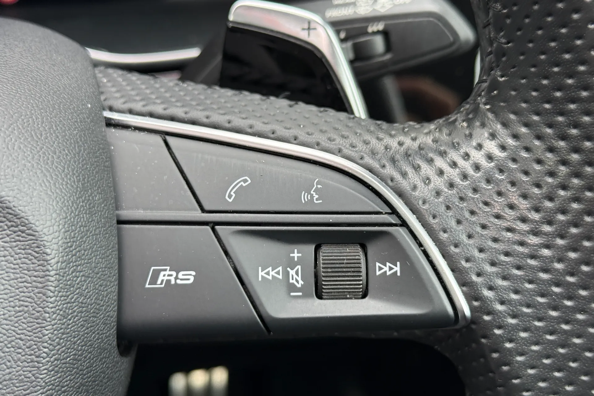 Audi RS Q3 thumbnail image number 18