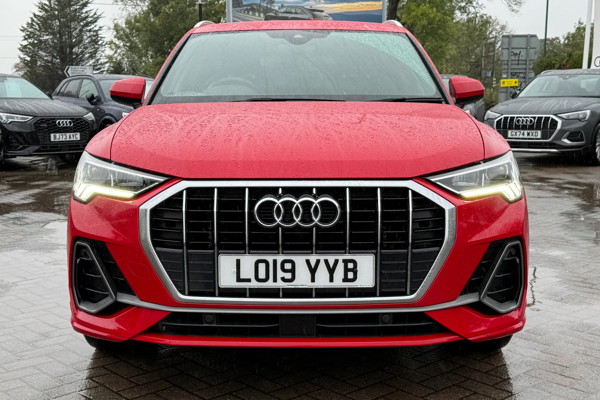 Audi Q3 thumbnail image number 24