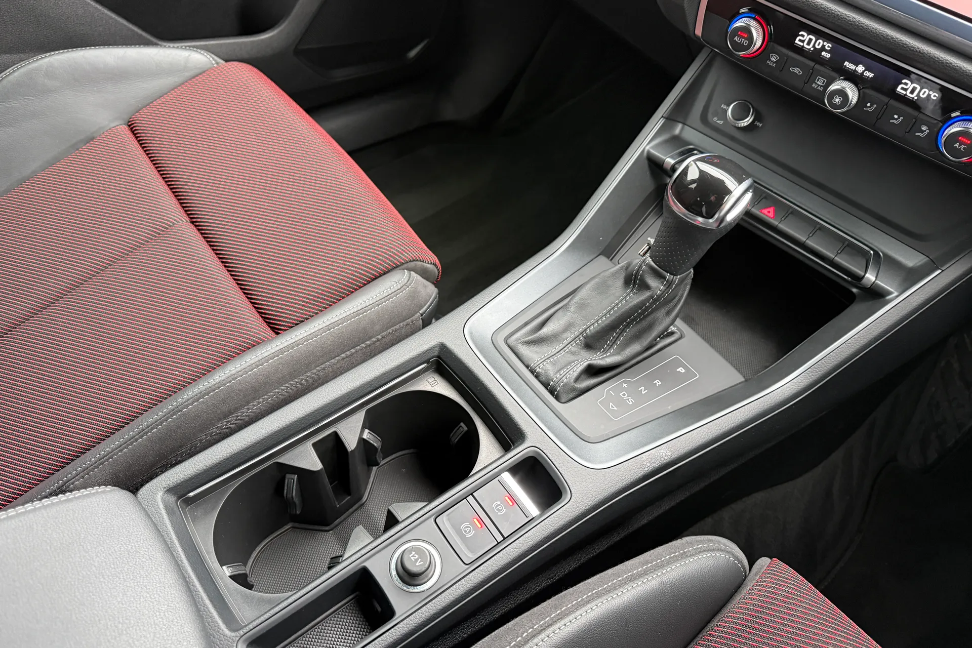 Audi Q3 thumbnail image number 38