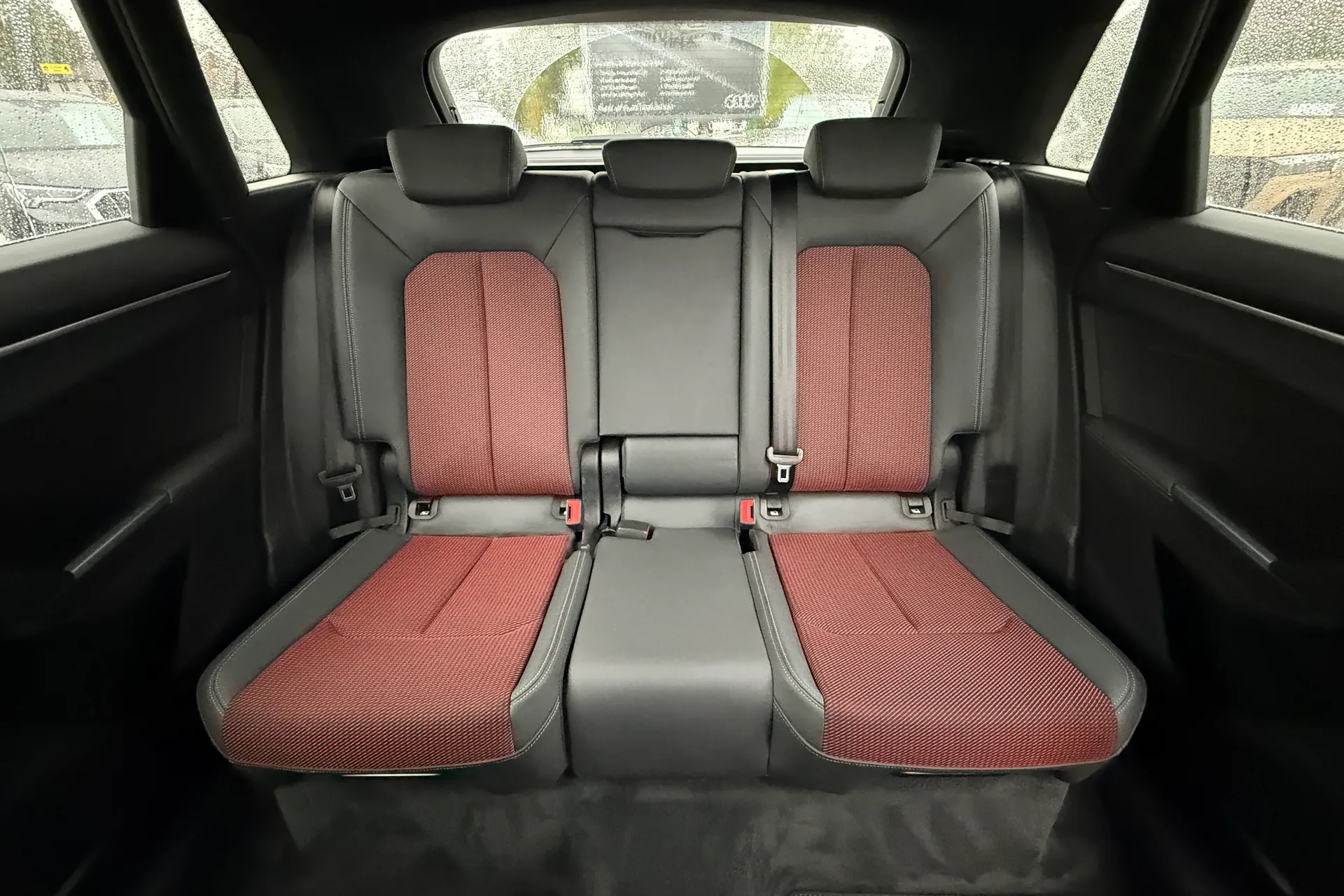 Audi Q3 thumbnail image number 36