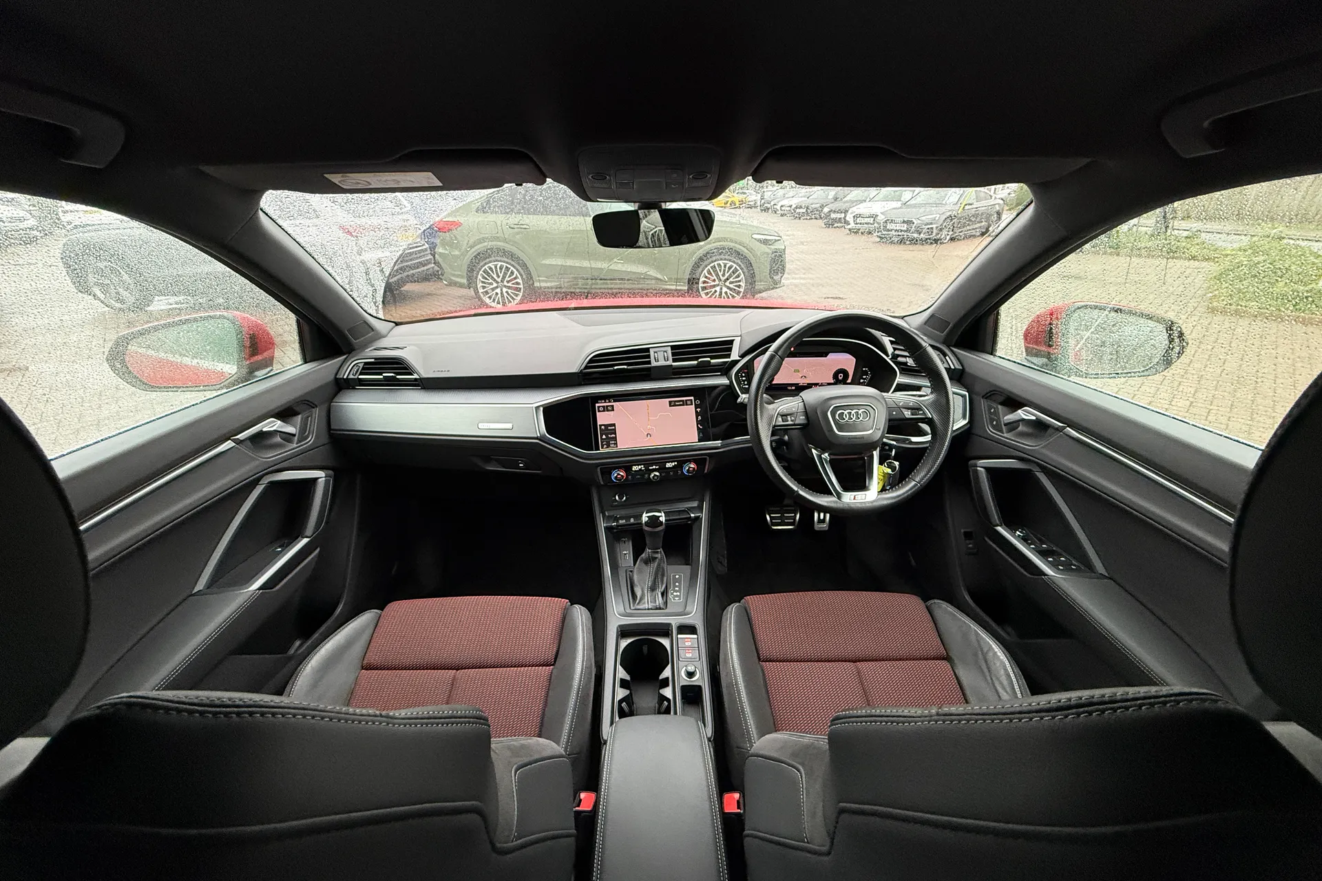 Audi Q3 thumbnail image number 3