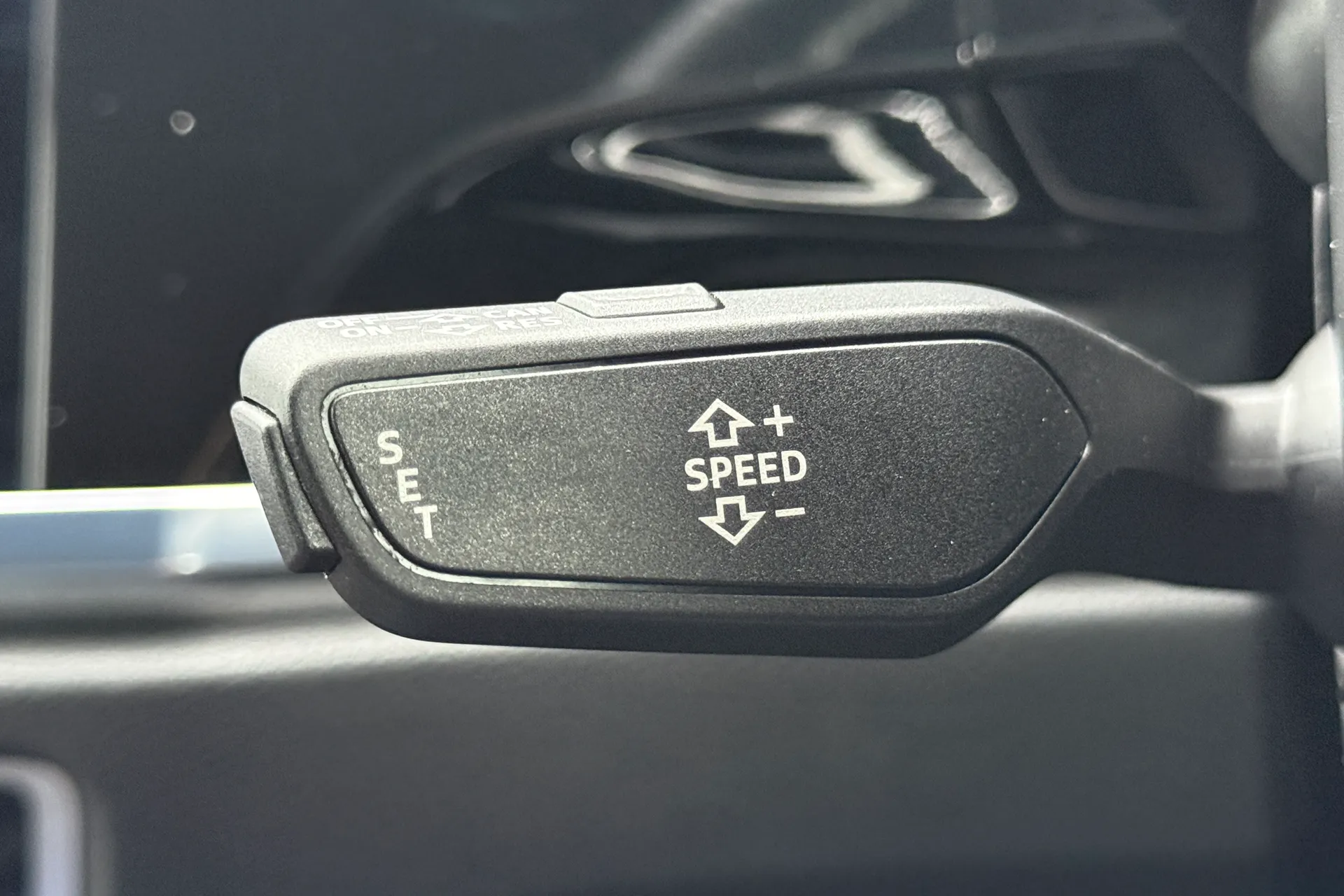 Audi Q3 thumbnail image number 17