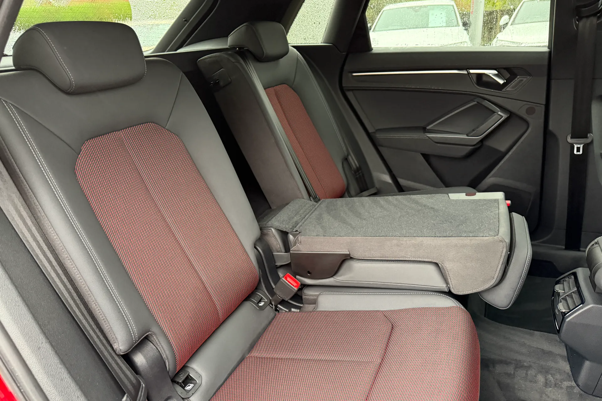 Audi Q3 thumbnail image number 45