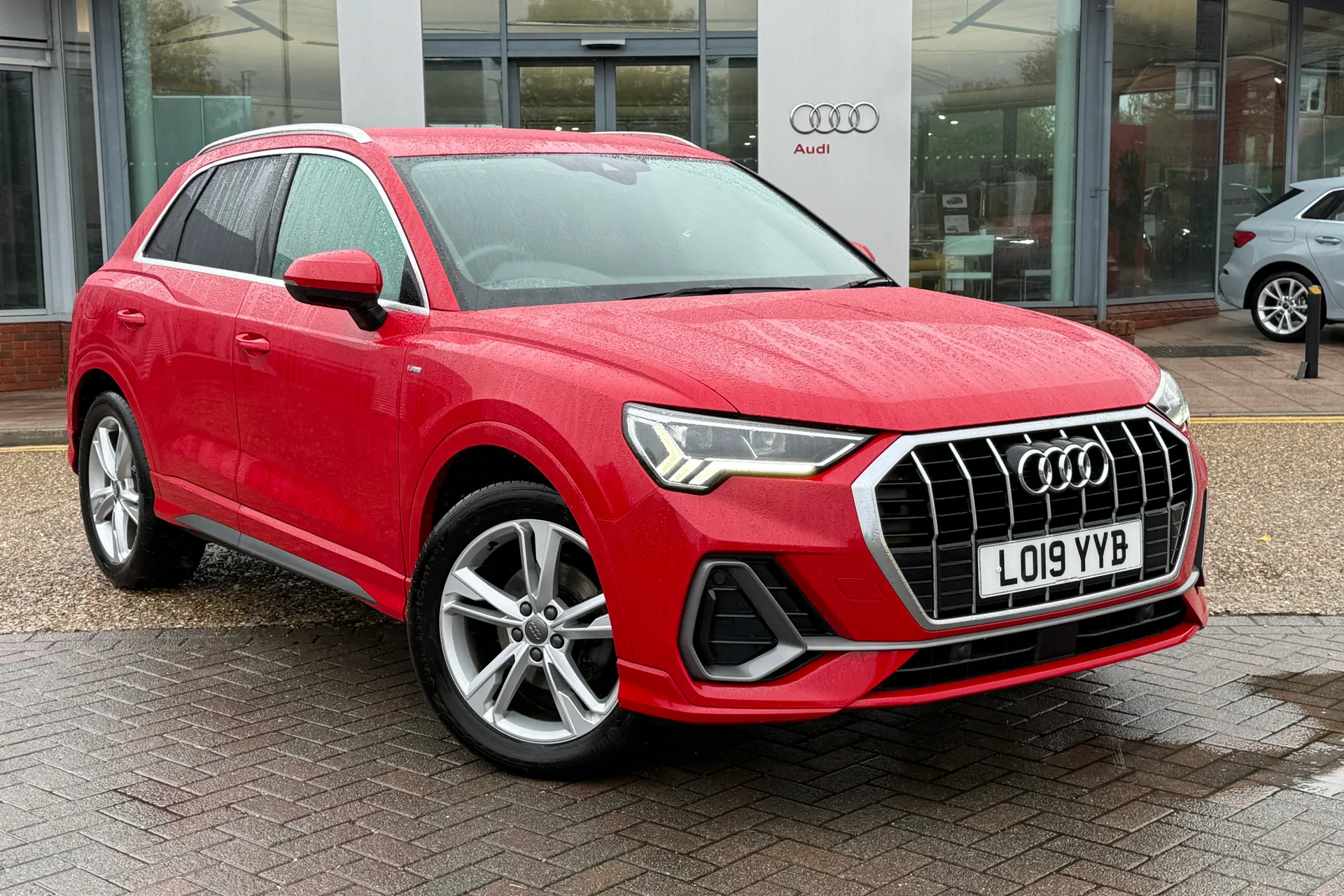 Audi Q3 thumbnail image number 23