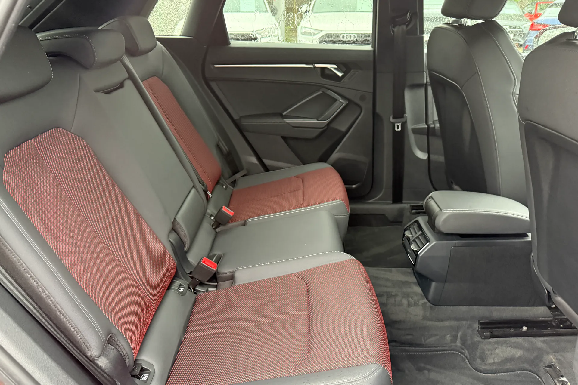Audi Q3 thumbnail image number 43