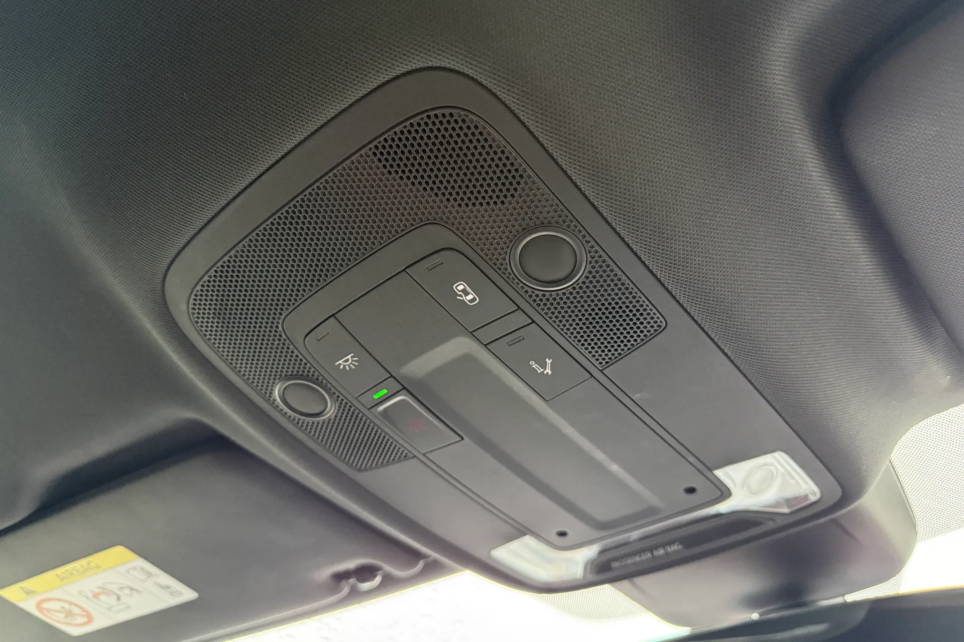 Audi Q3 thumbnail image number 19