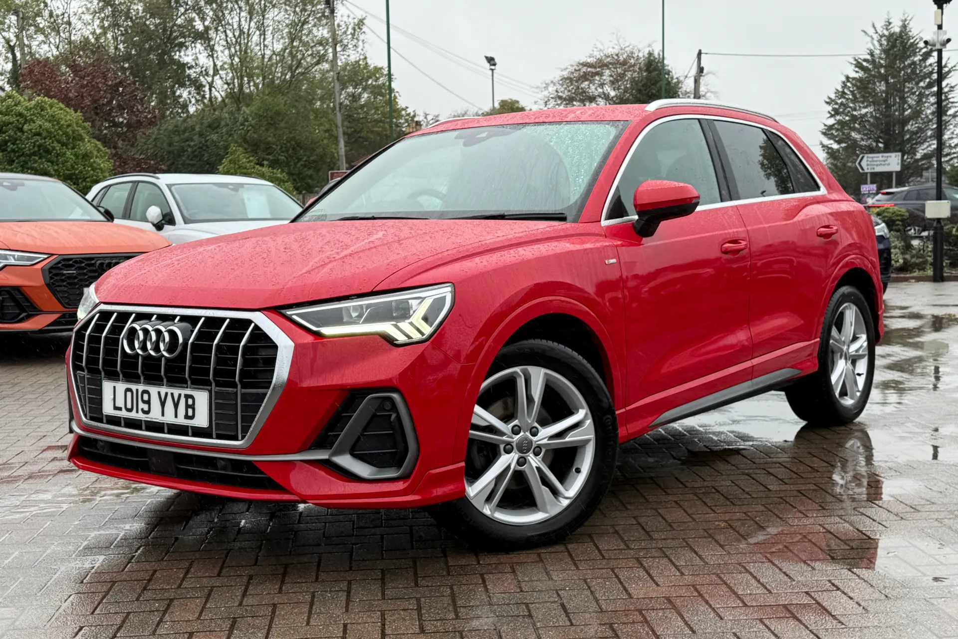 Audi Q3 thumbnail image number 25
