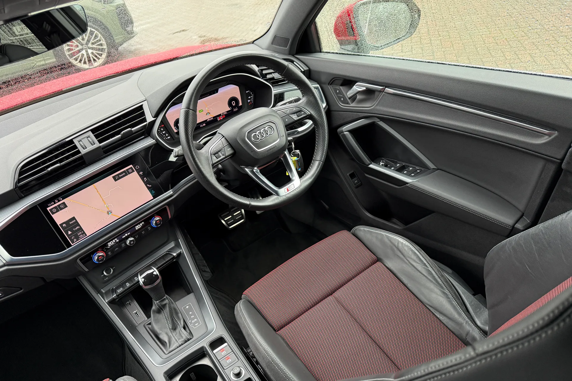 Audi Q3 thumbnail image number 40