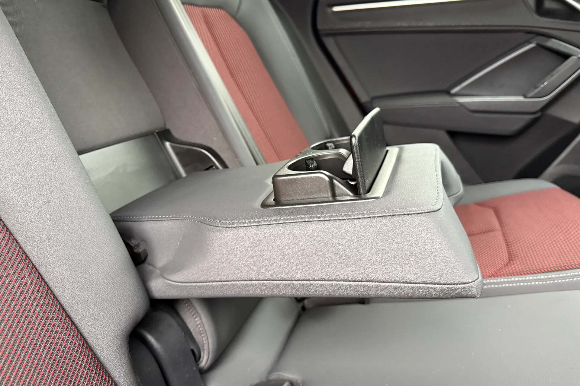 Audi Q3 thumbnail image number 44
