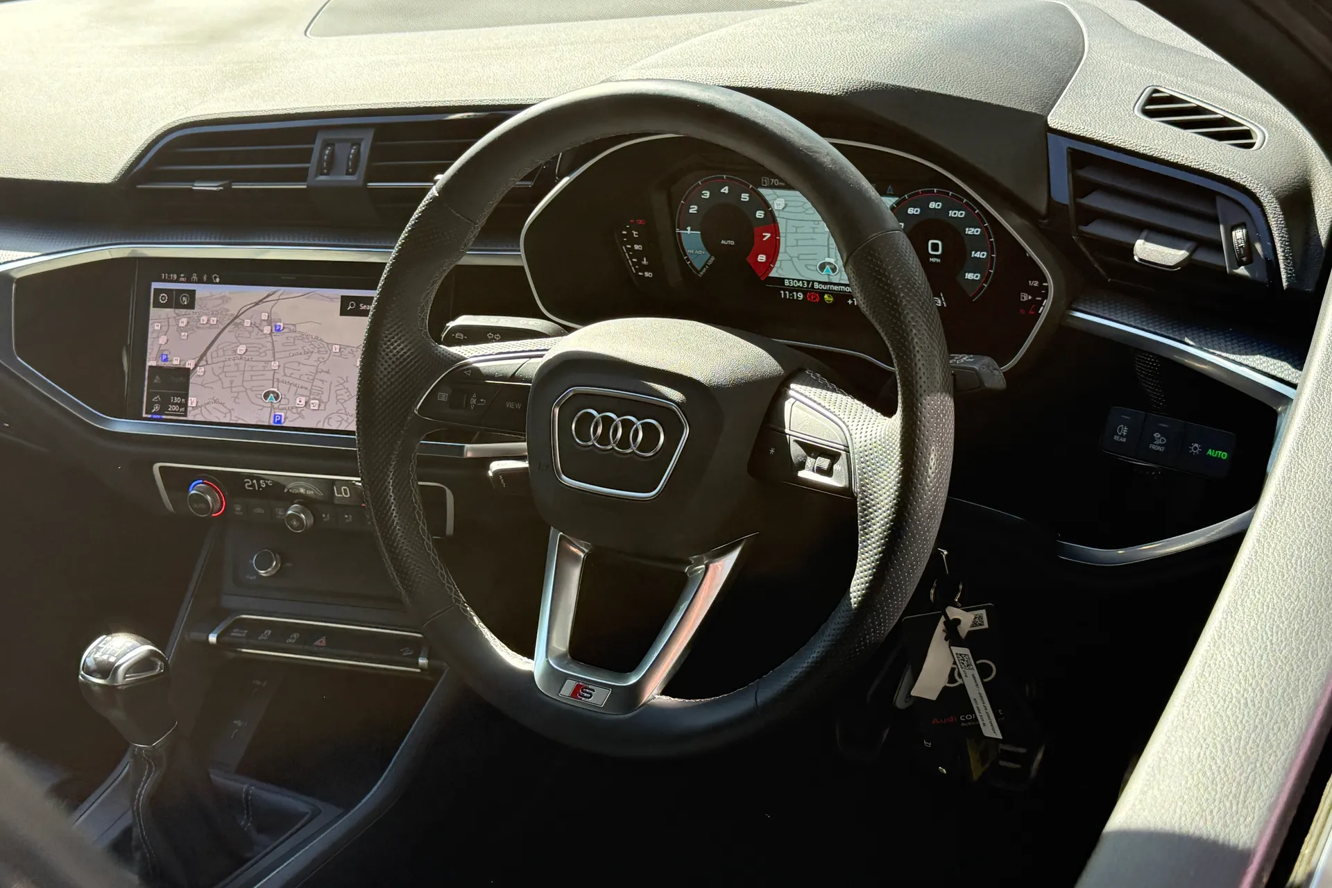 Audi Q3 thumbnail image number 28