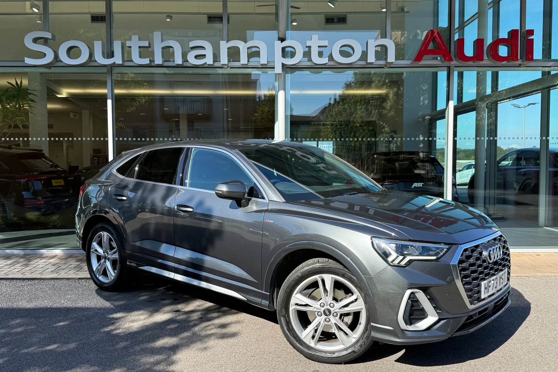 Audi Q3 thumbnail image number 57