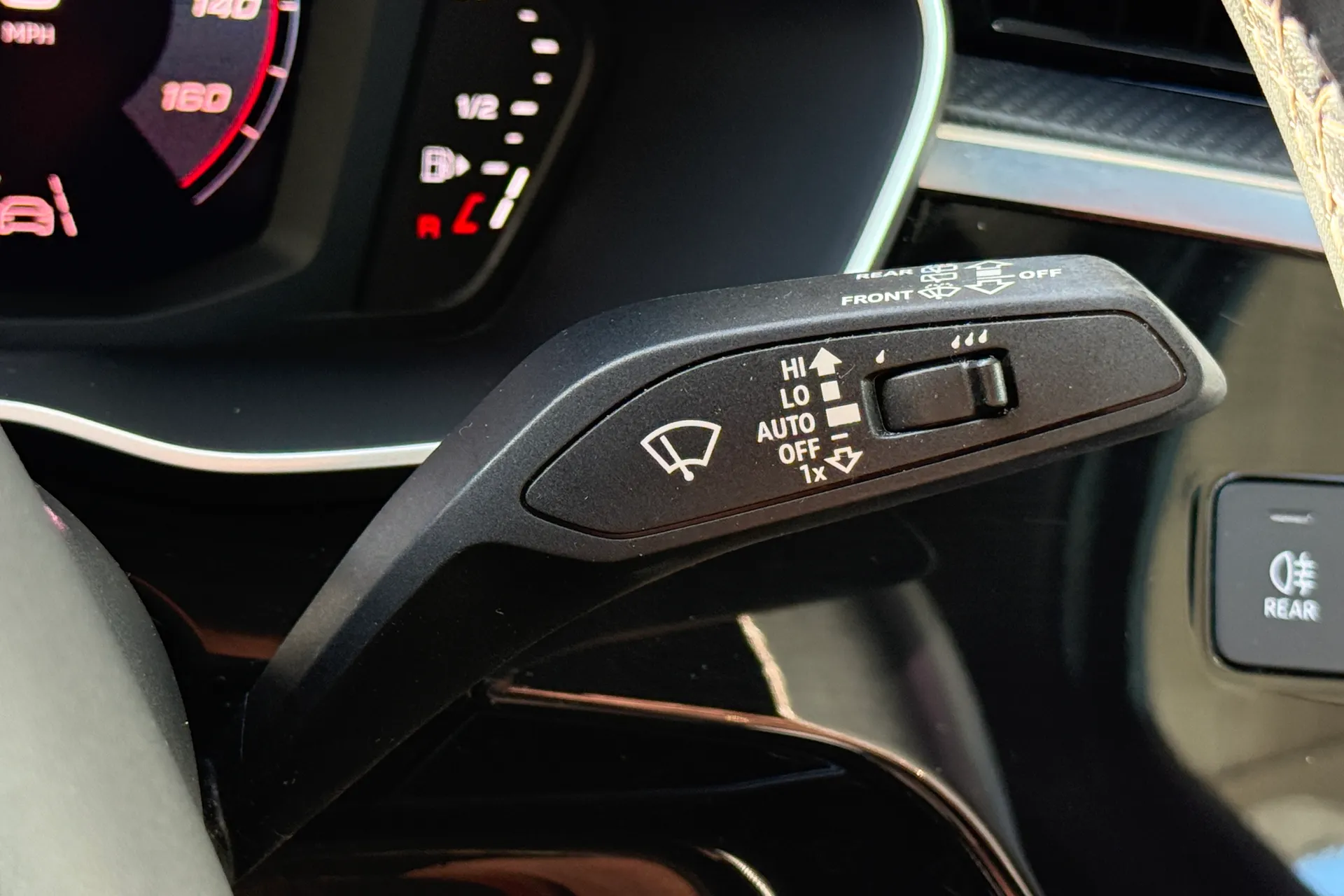 Audi Q3 thumbnail image number 13