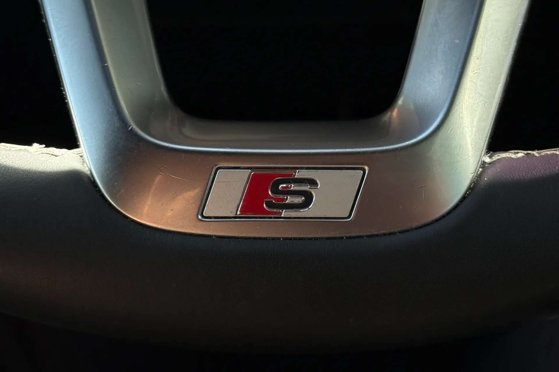 Audi Q3 thumbnail image number 12