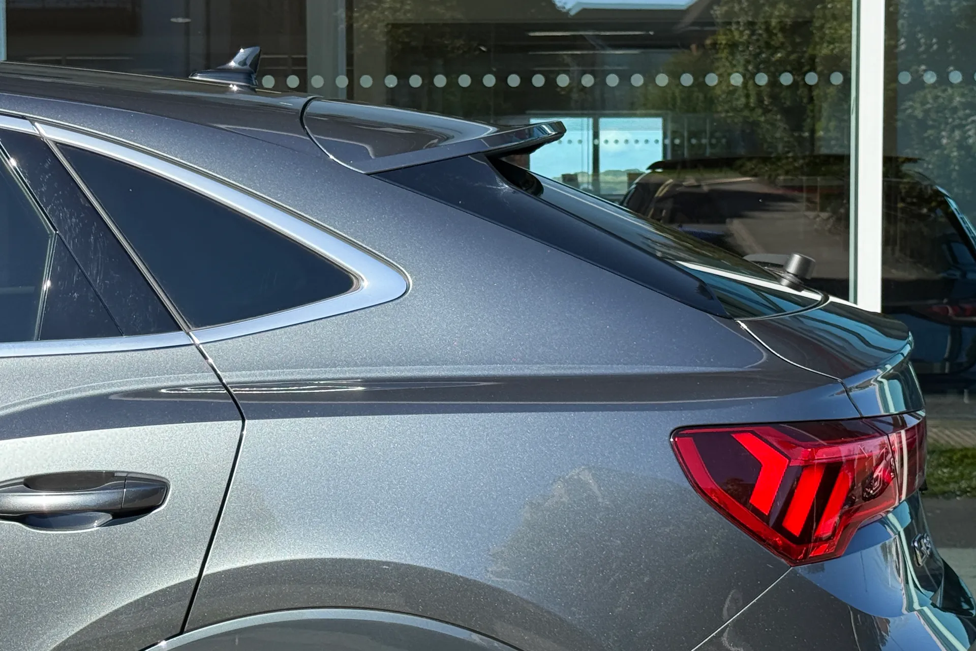 Audi Q3 thumbnail image number 43