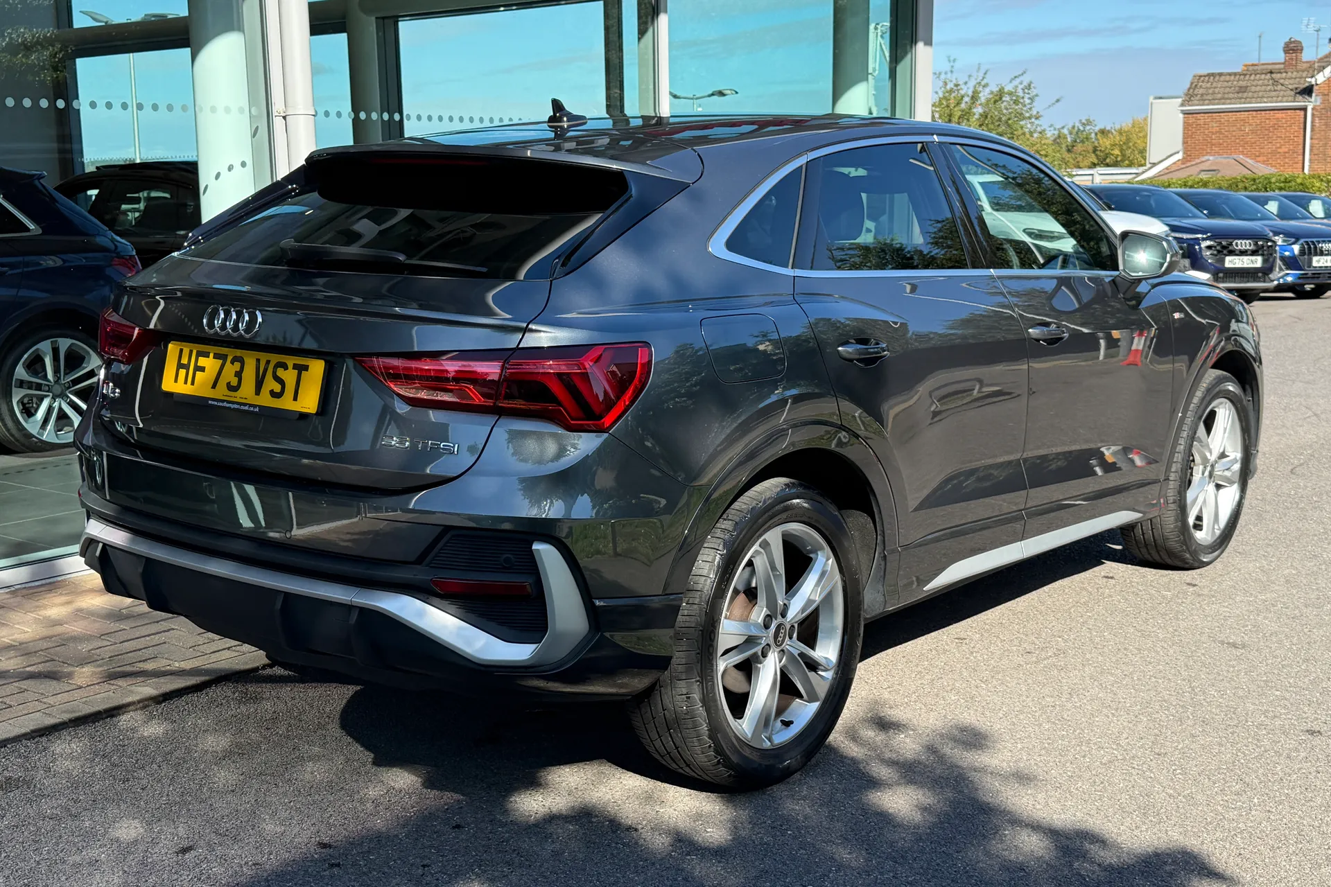 Audi Q3 thumbnail image number 56