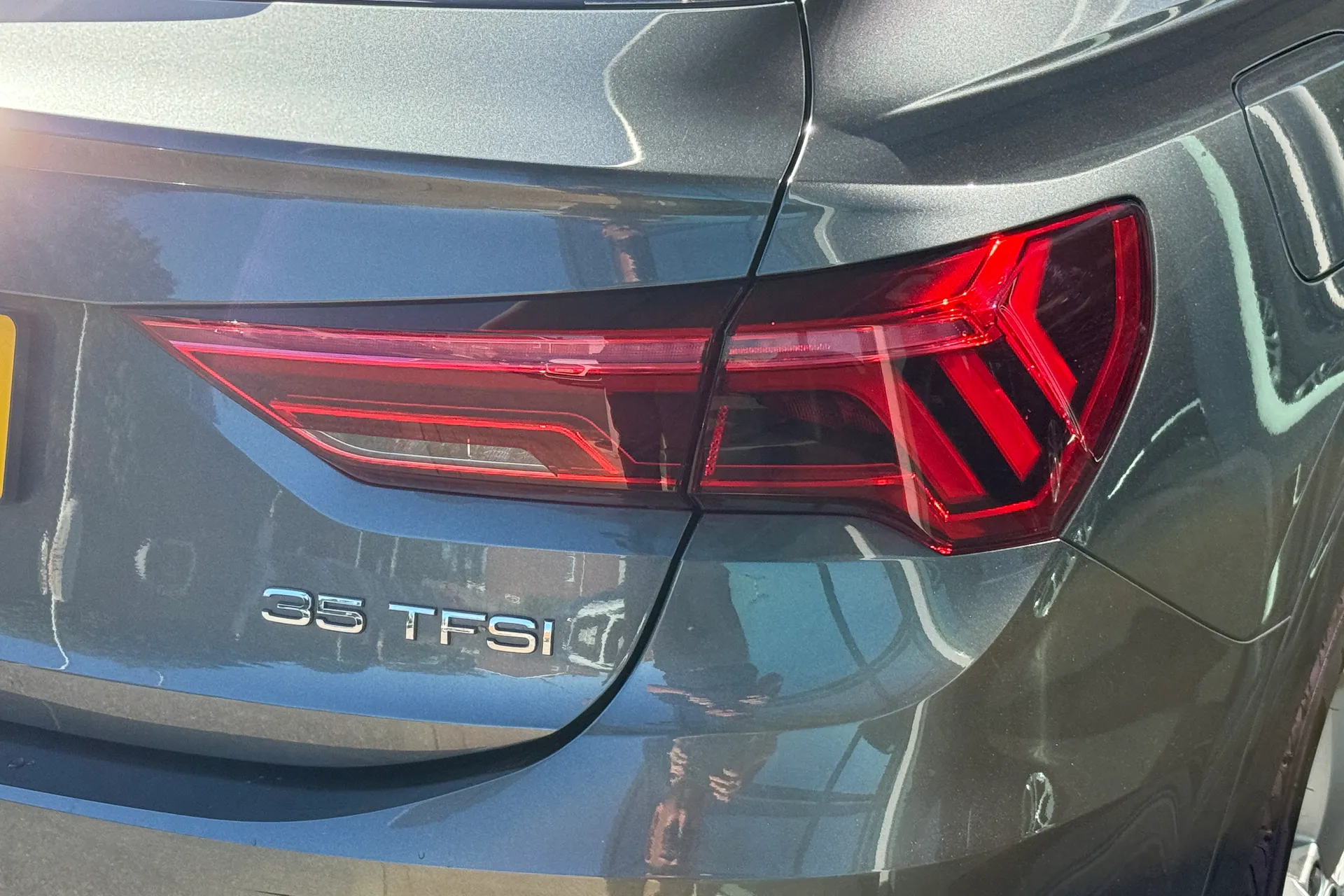 Audi Q3 thumbnail image number 39