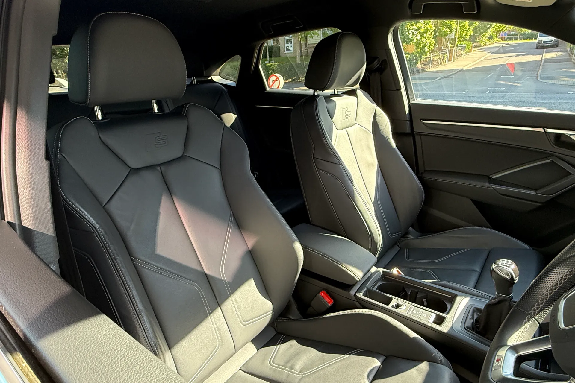 Audi Q3 thumbnail image number 29