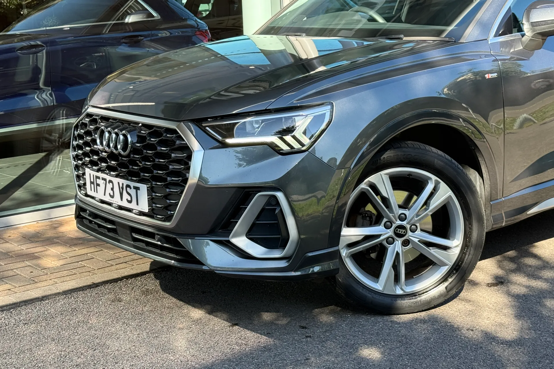 Audi Q3 thumbnail image number 54