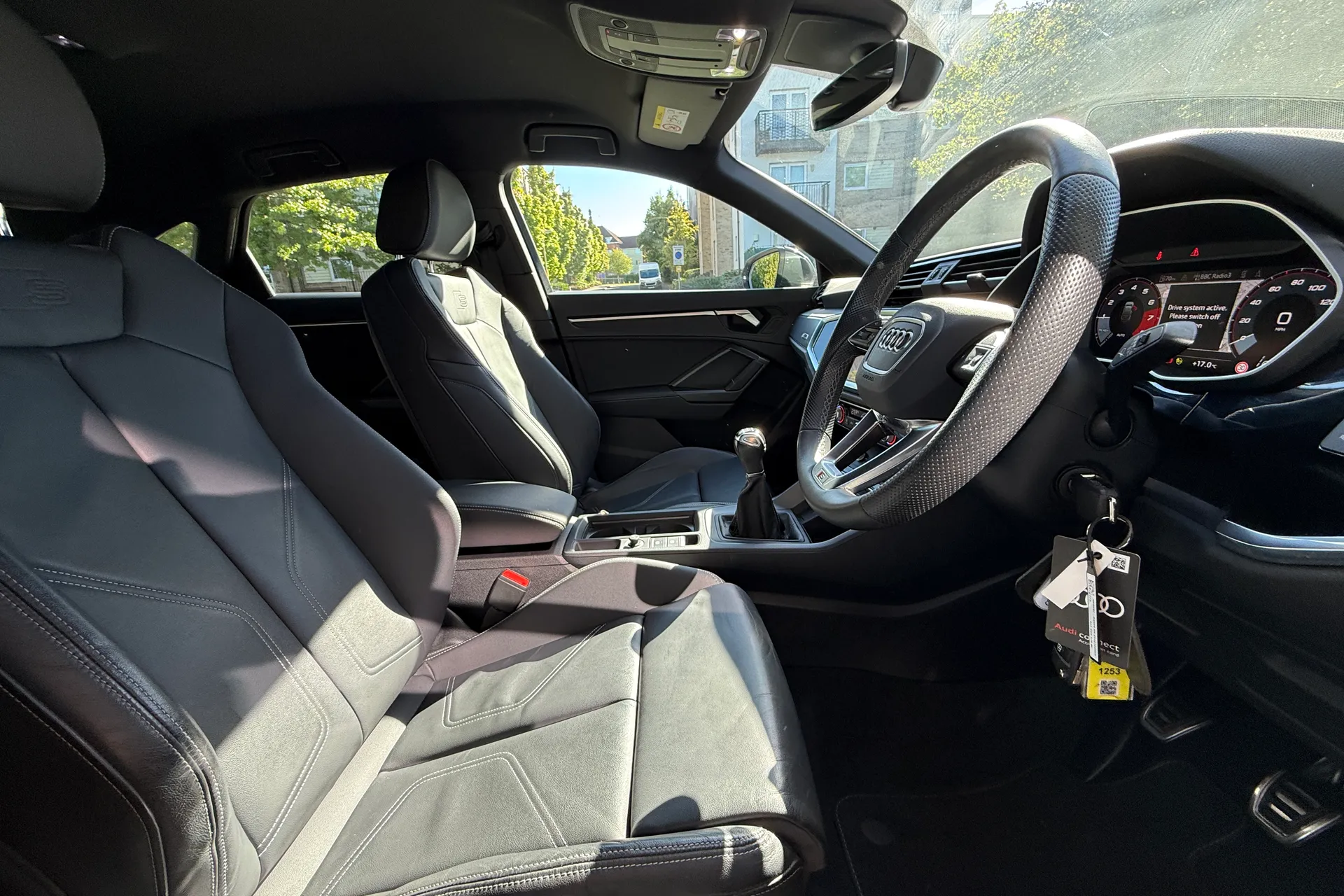 Audi Q3 thumbnail image number 26