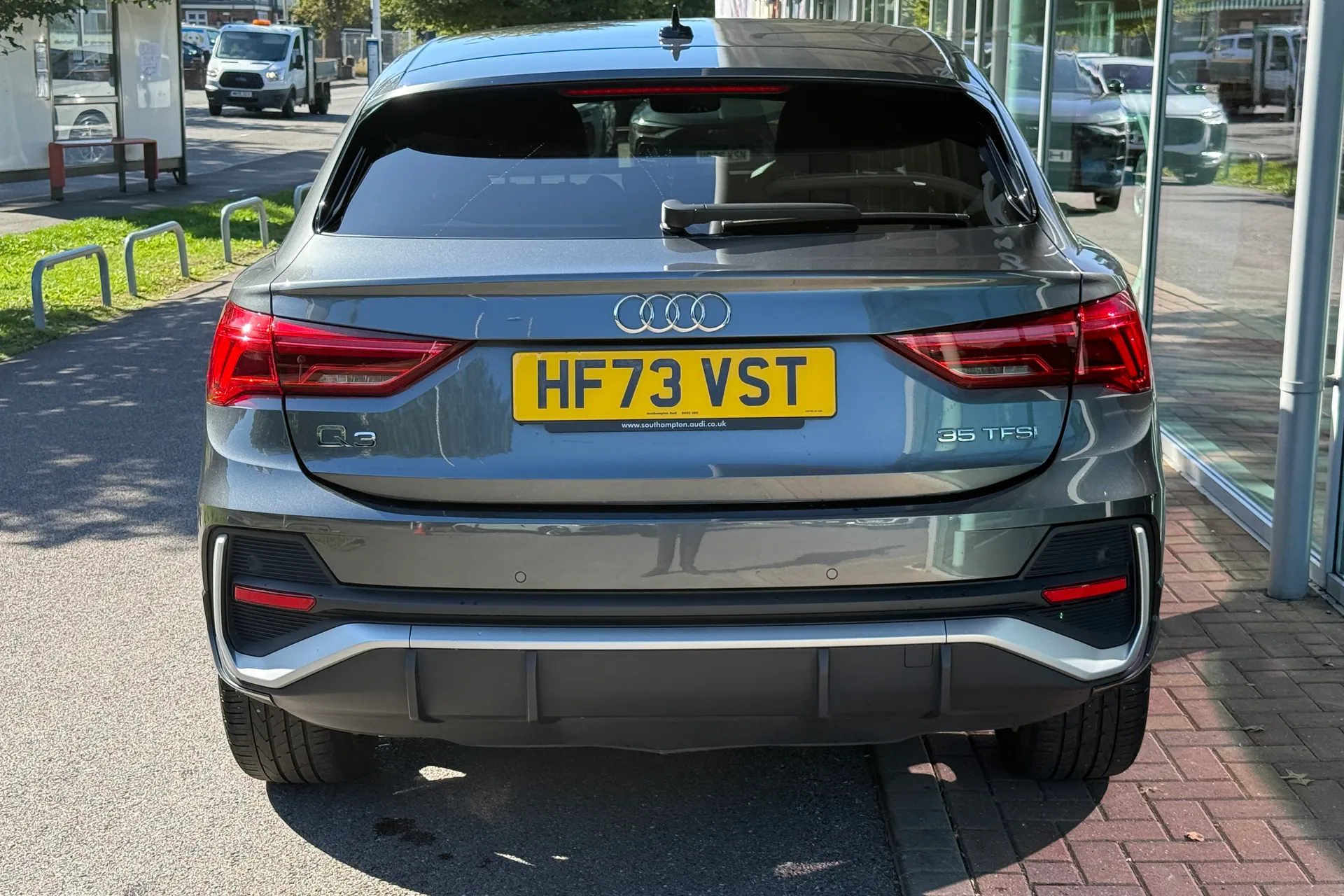 Audi Q3 thumbnail image number 40