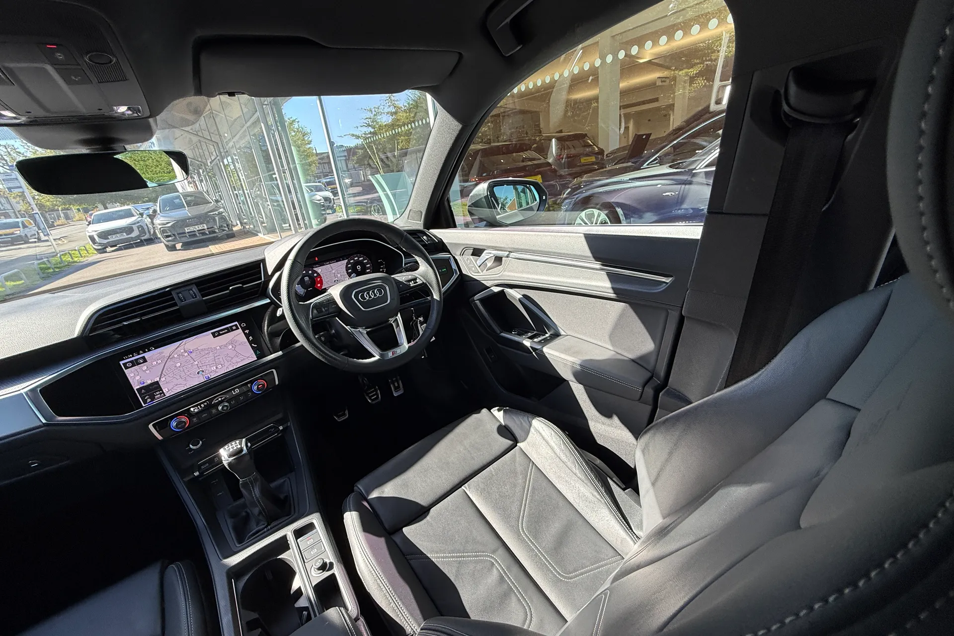 Audi Q3 thumbnail image number 37